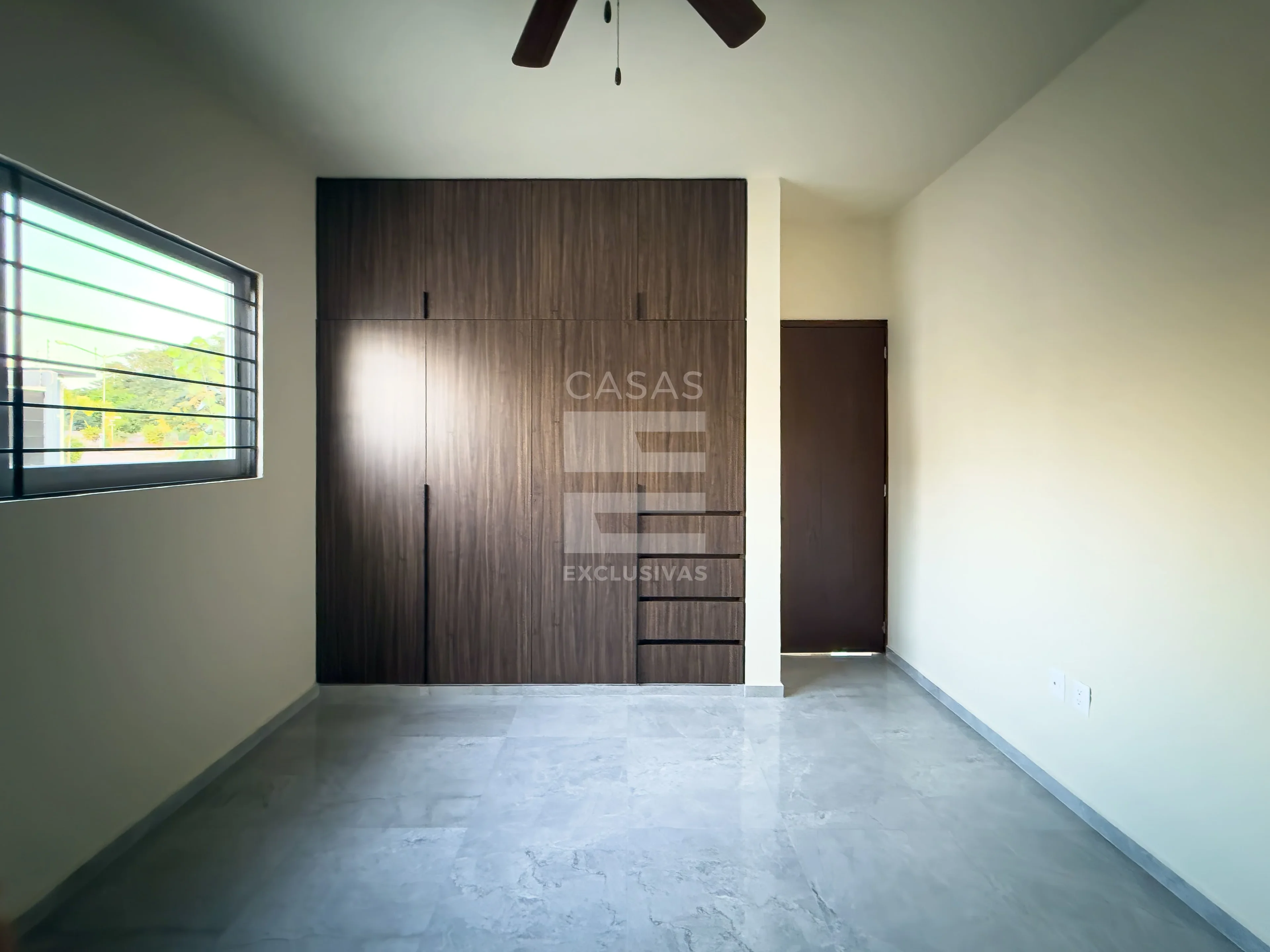 Casa en esquina con amplio terreno en zona norte de Colima 9