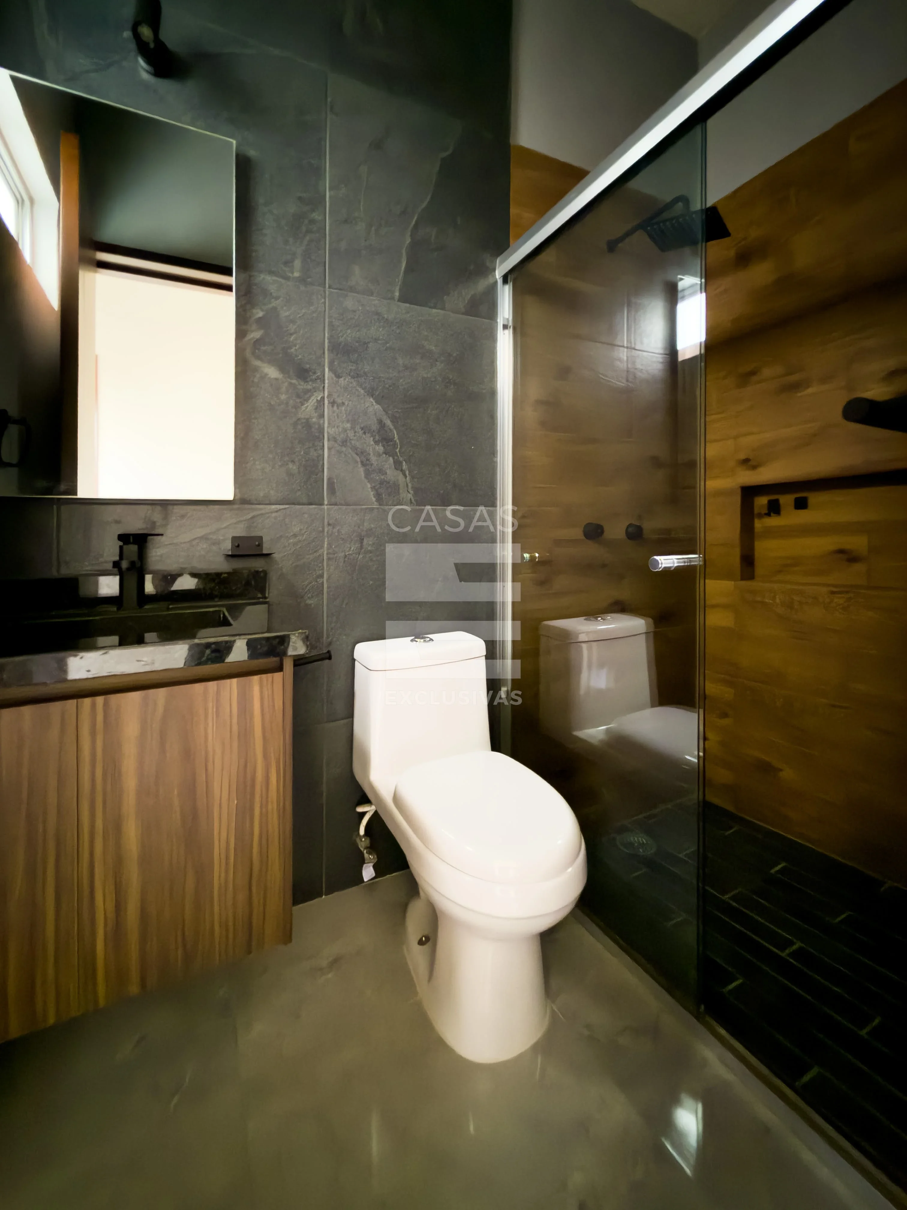 Casa en esquina con amplio terreno en zona norte de Colima 10