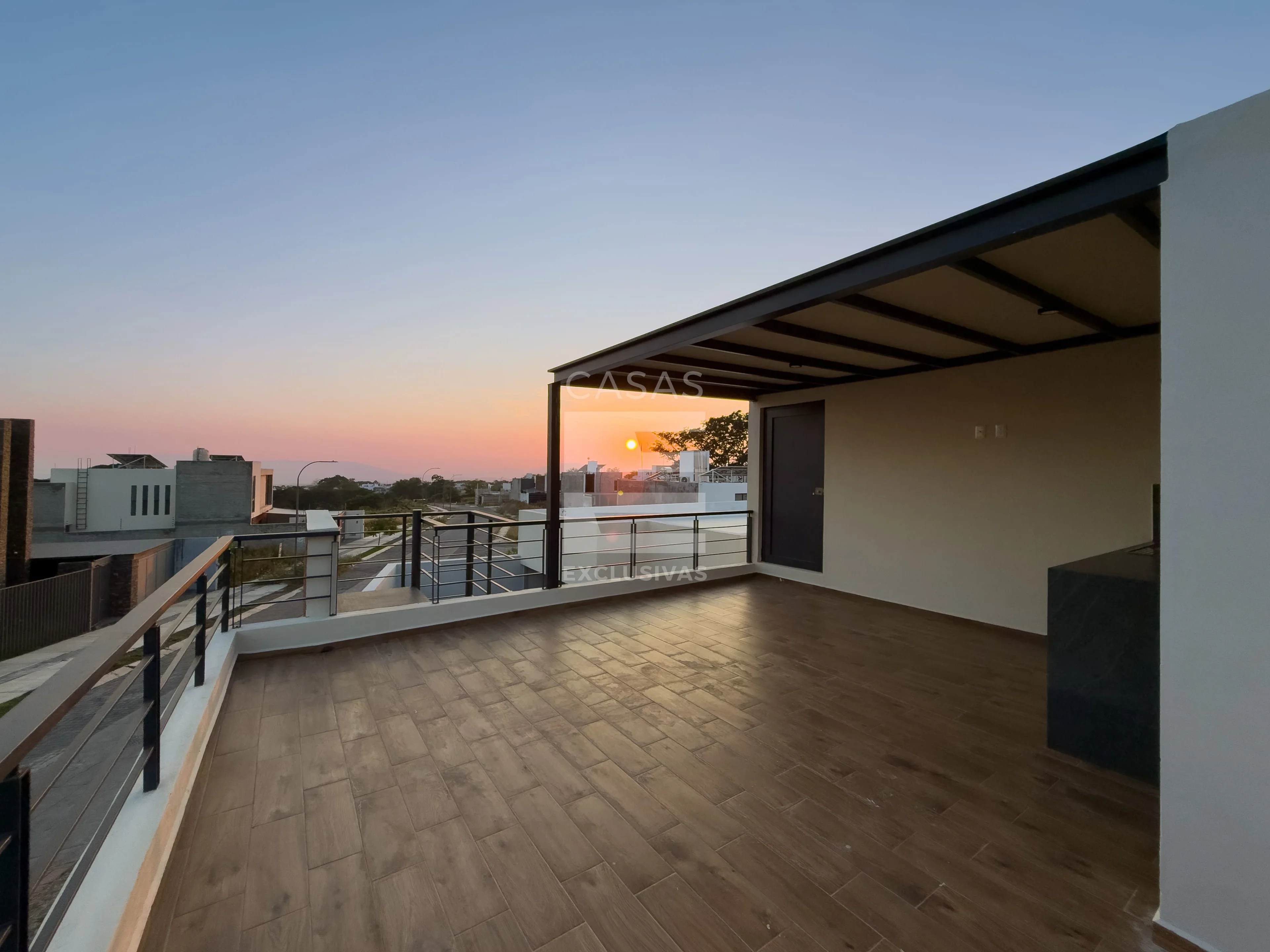 Casa en esquina con amplio terreno en zona norte de Colima 17