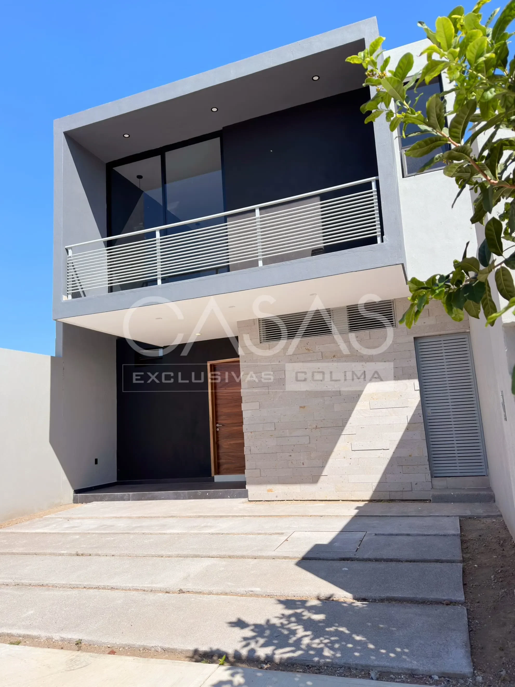 Bellísima casa en venta en zona norte de Colima, excelentes acabados! 2