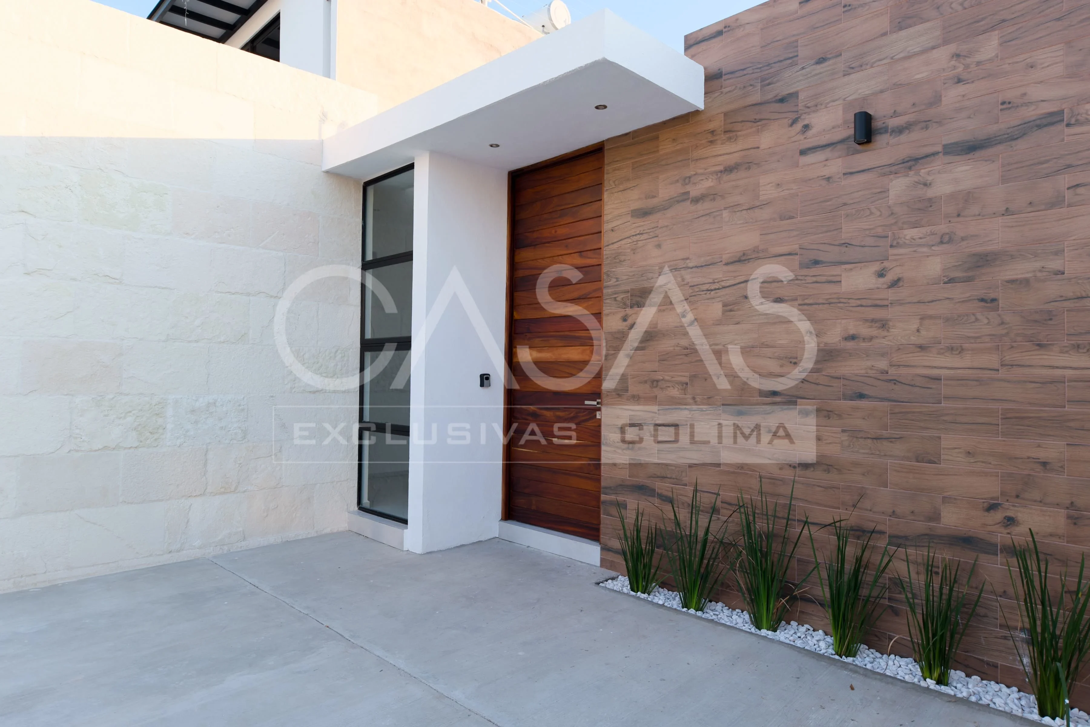 Hermosa casa en venta en un piso, zona norte de Colima 2