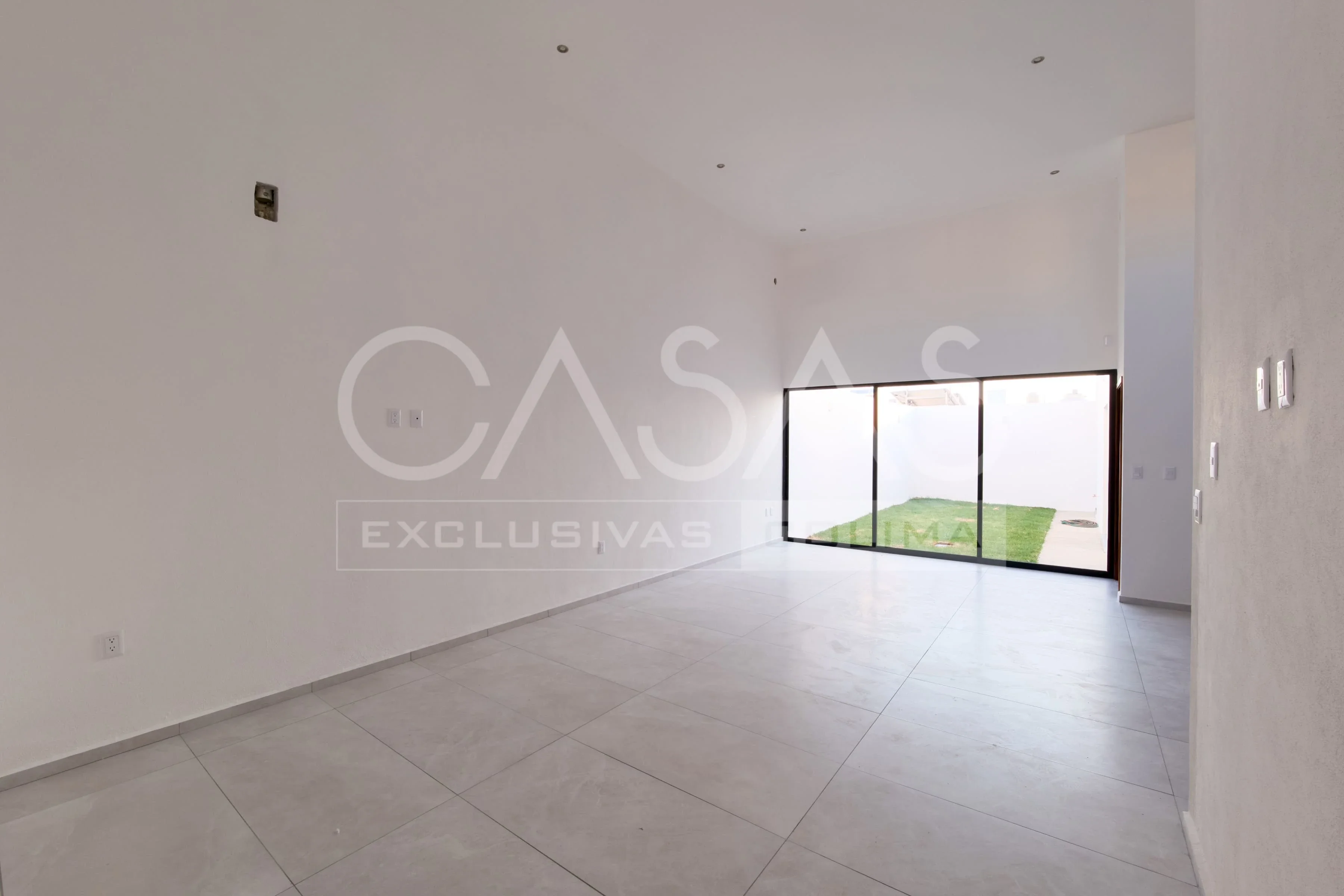 Hermosa casa en venta en un piso, zona norte de Colima 3