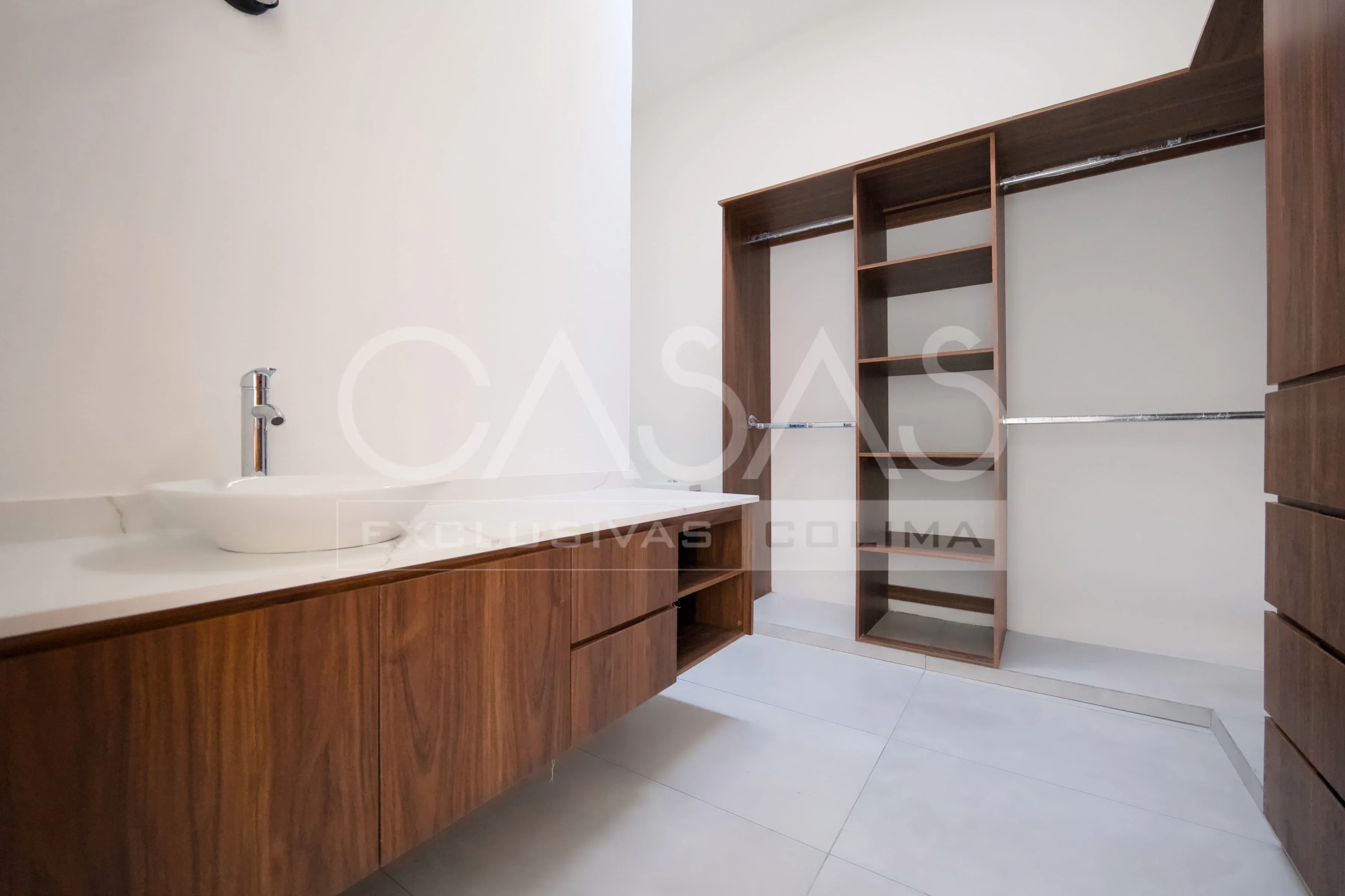 Hermosa casa en venta en un piso, zona norte de Colima 11