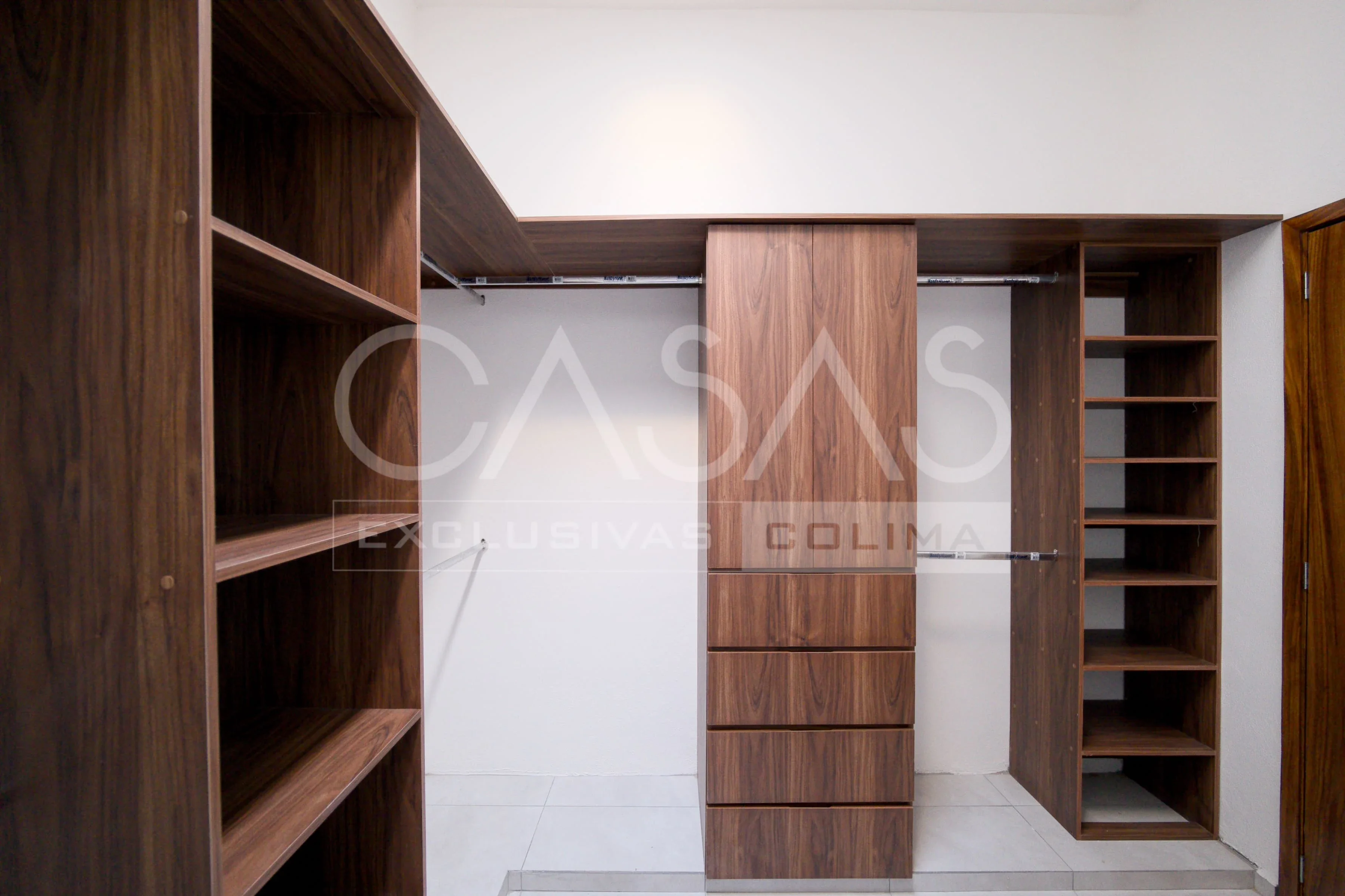 Hermosa casa en venta en un piso, zona norte de Colima 10