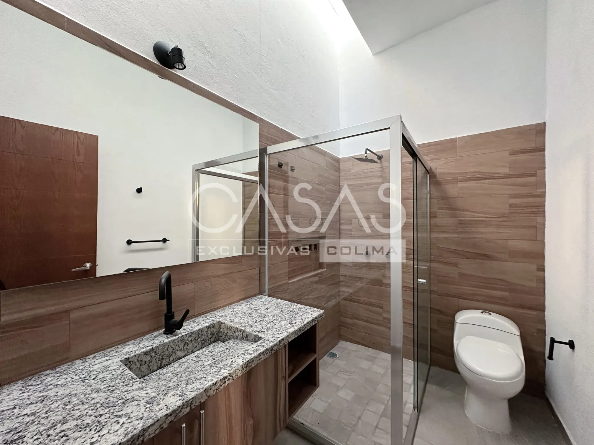 Casa en venta en el norte de Colima con recámara principal muy amplia 11