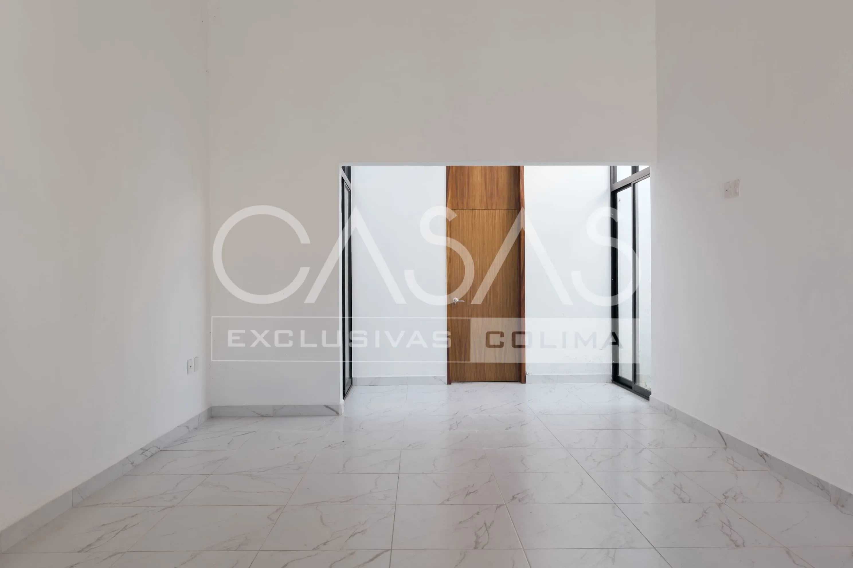 Hermosa casa en venta a unos pasos de Nogueras y Comala 3