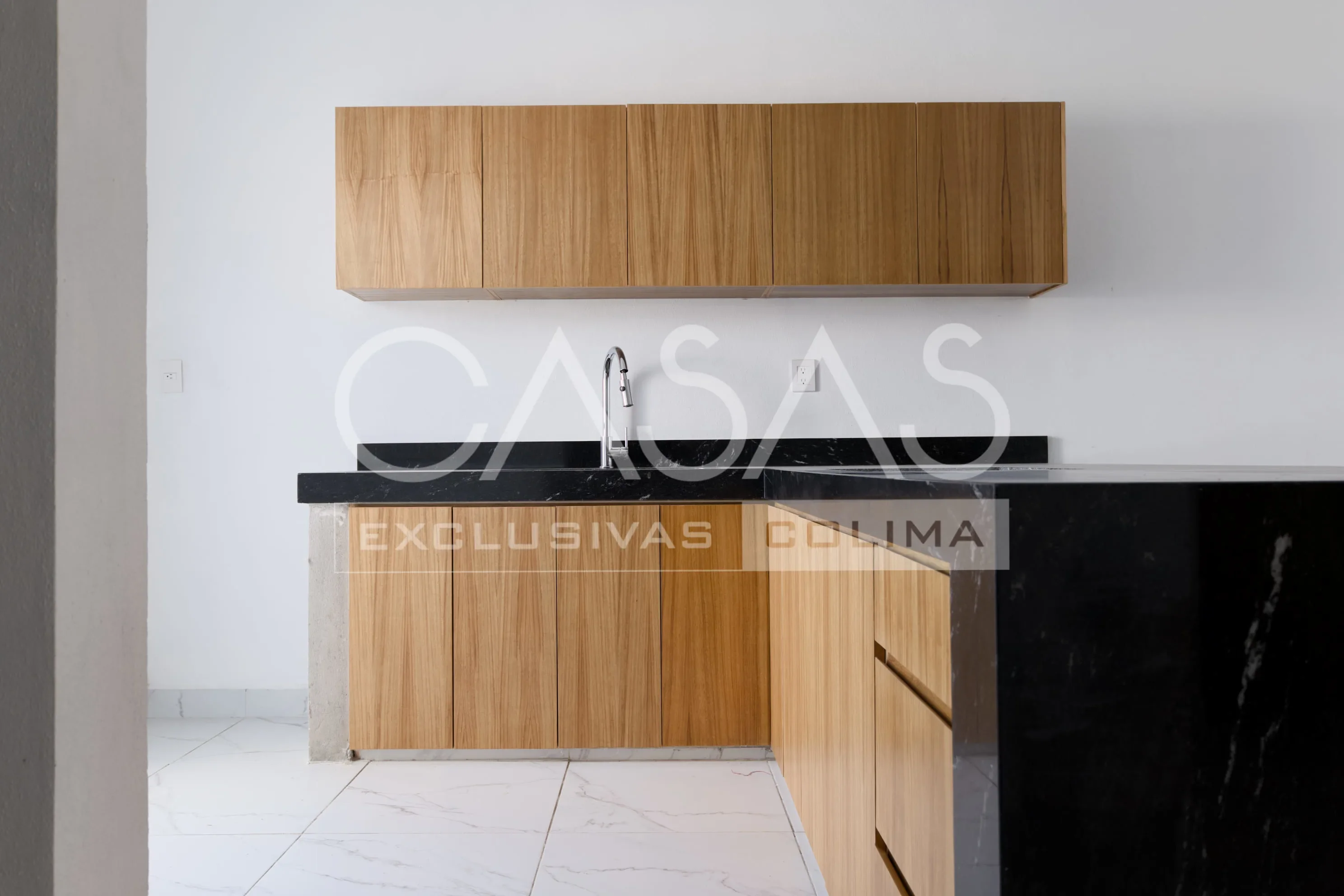 Hermosa casa en venta a unos pasos de Nogueras y Comala 4