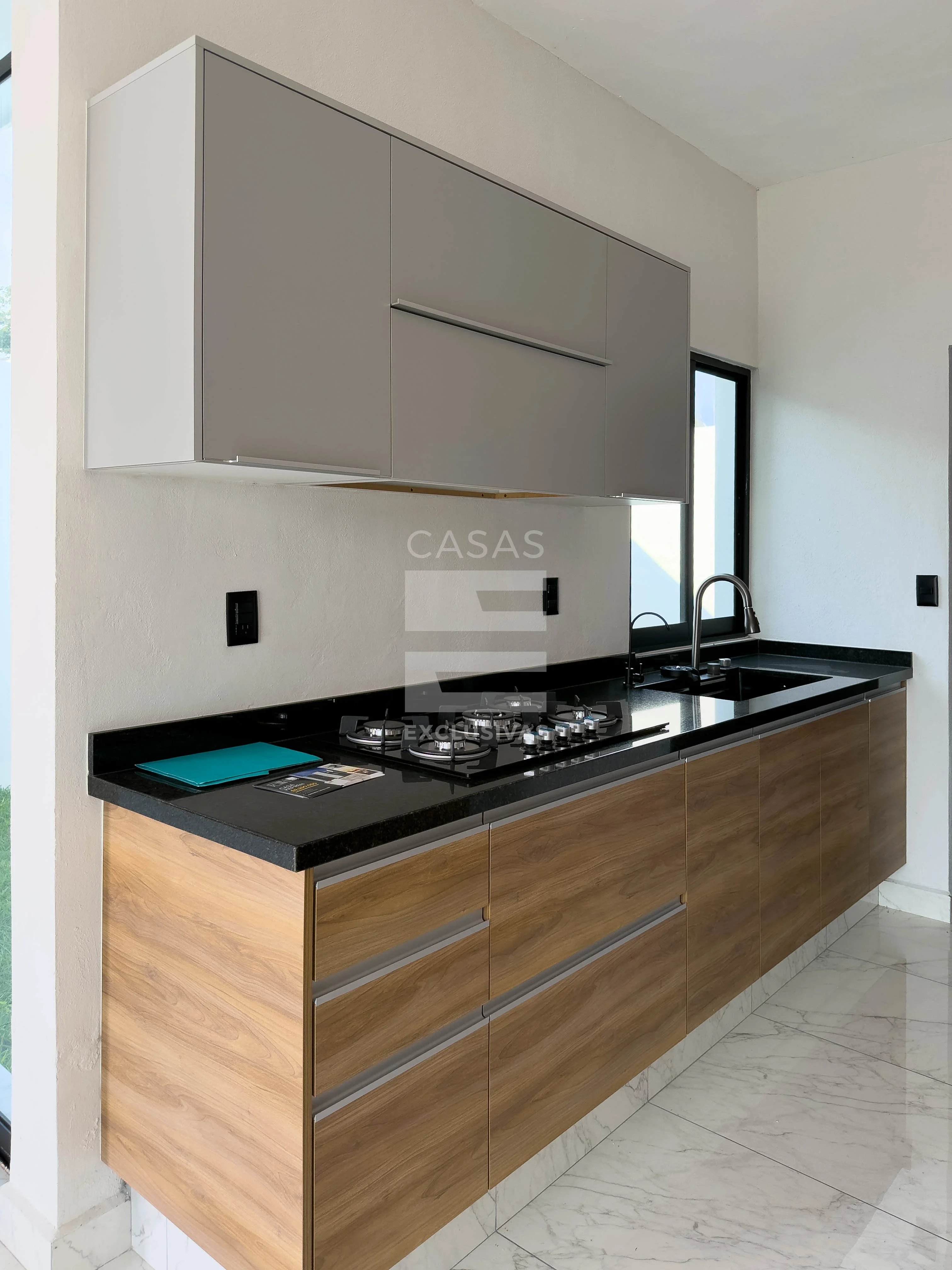 Hermosa casa en venta al norte de Colima con acabados en parota natural 5