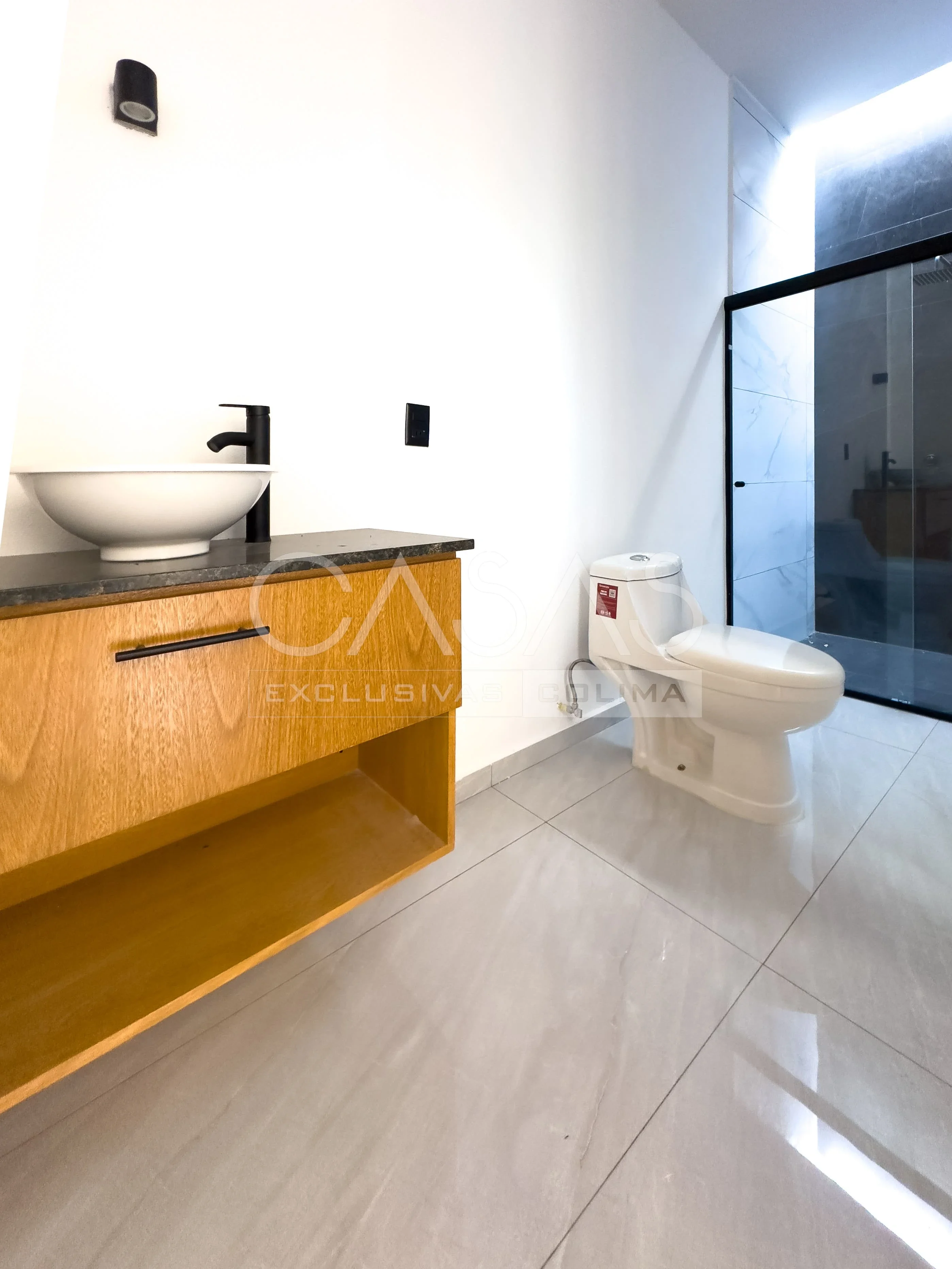 Hermosa casa en venta al norte de Colima, subiendo por Ex Colegio Inglés 11