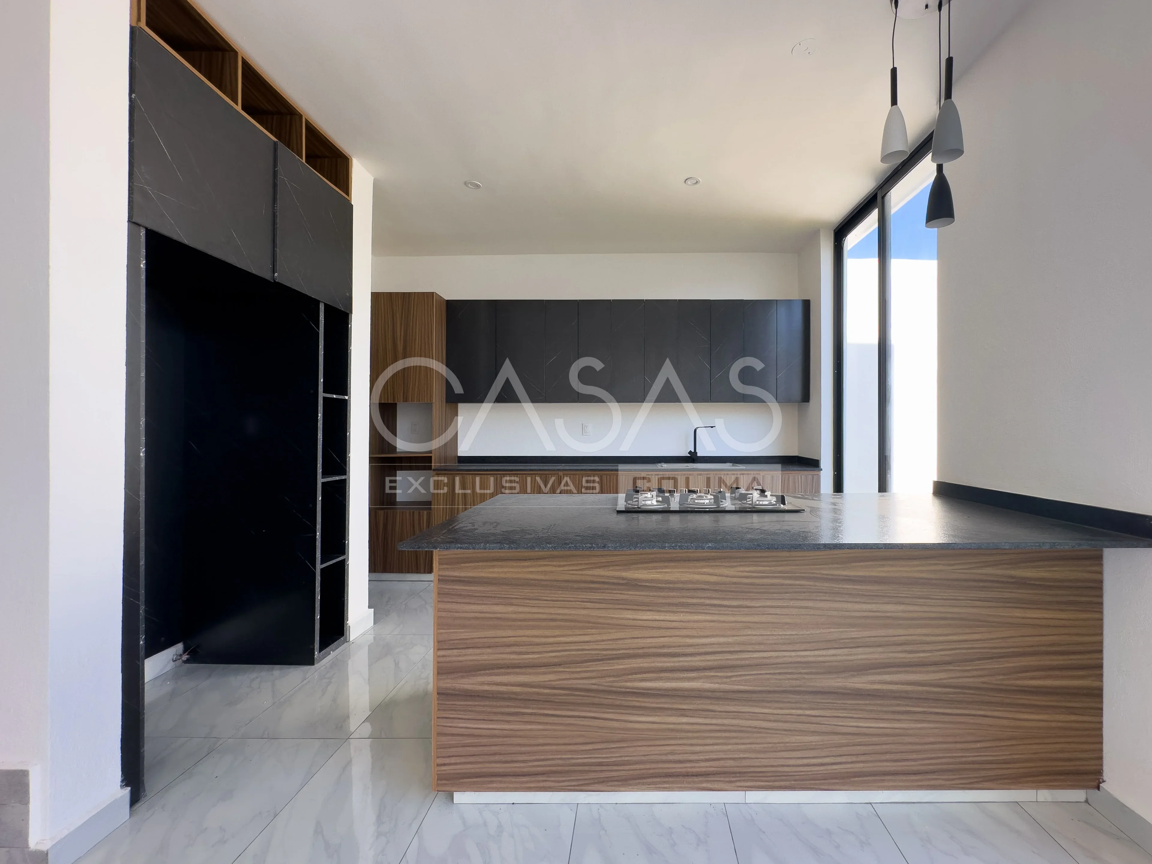 Linda residencia en venta al norte de Colima con amplio jardín posterior 5