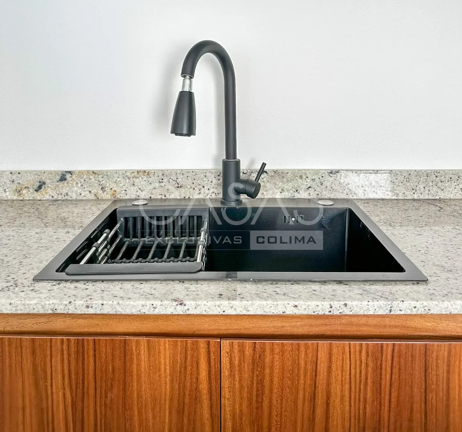 Preciosa casa en venta con jardín posterior súper amplio, zona norte de Colima 7