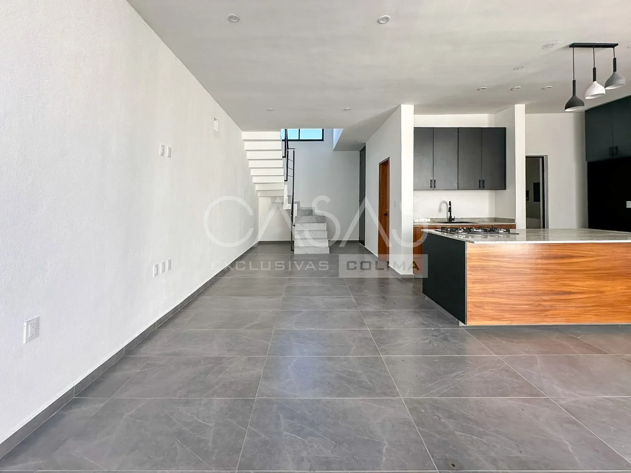 Preciosa casa en venta con jardín posterior súper amplio, zona norte de Colima 10