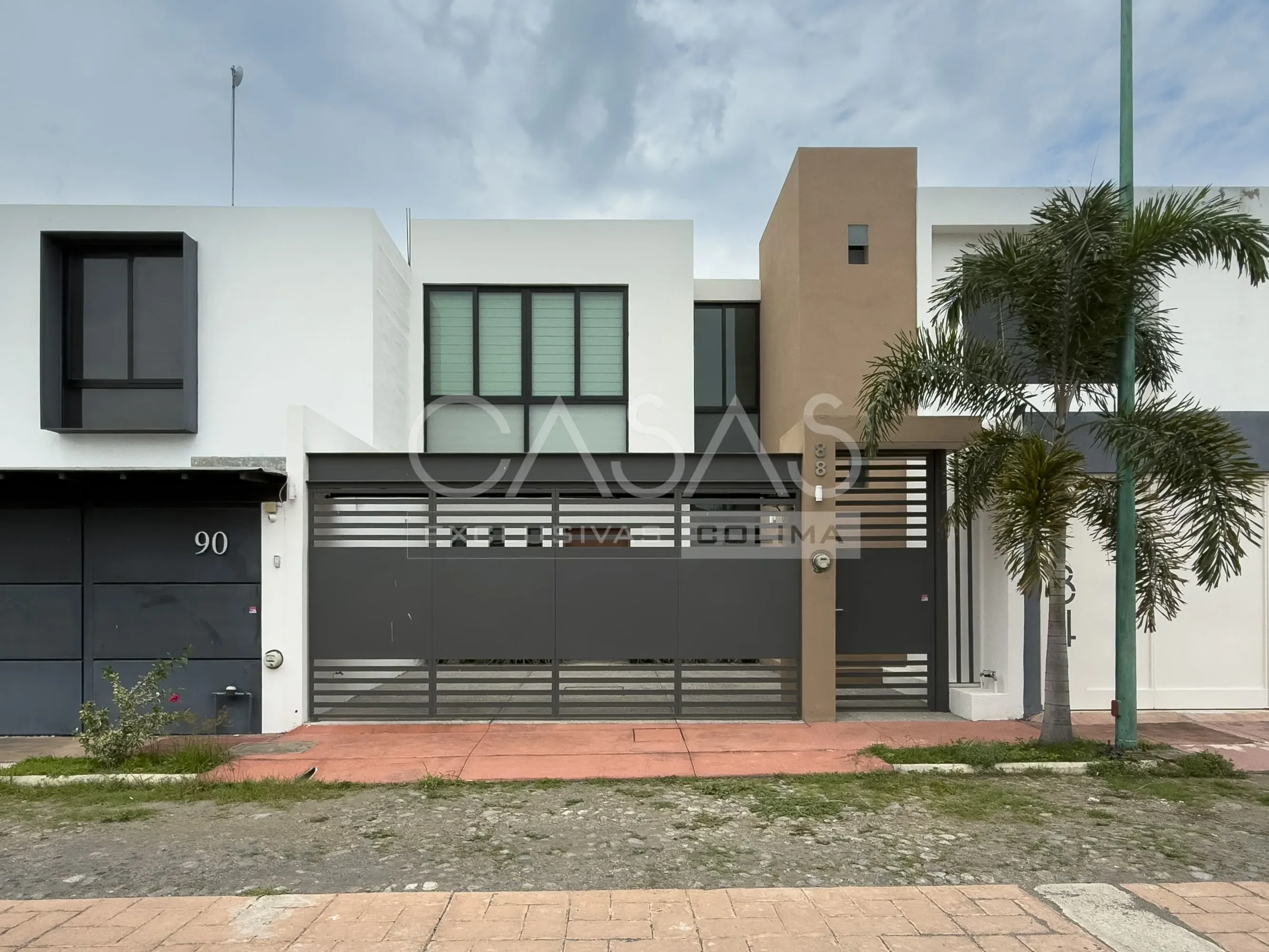 Hermosa casa en venta en Residencial Valle Verde al Norte de Colima 1