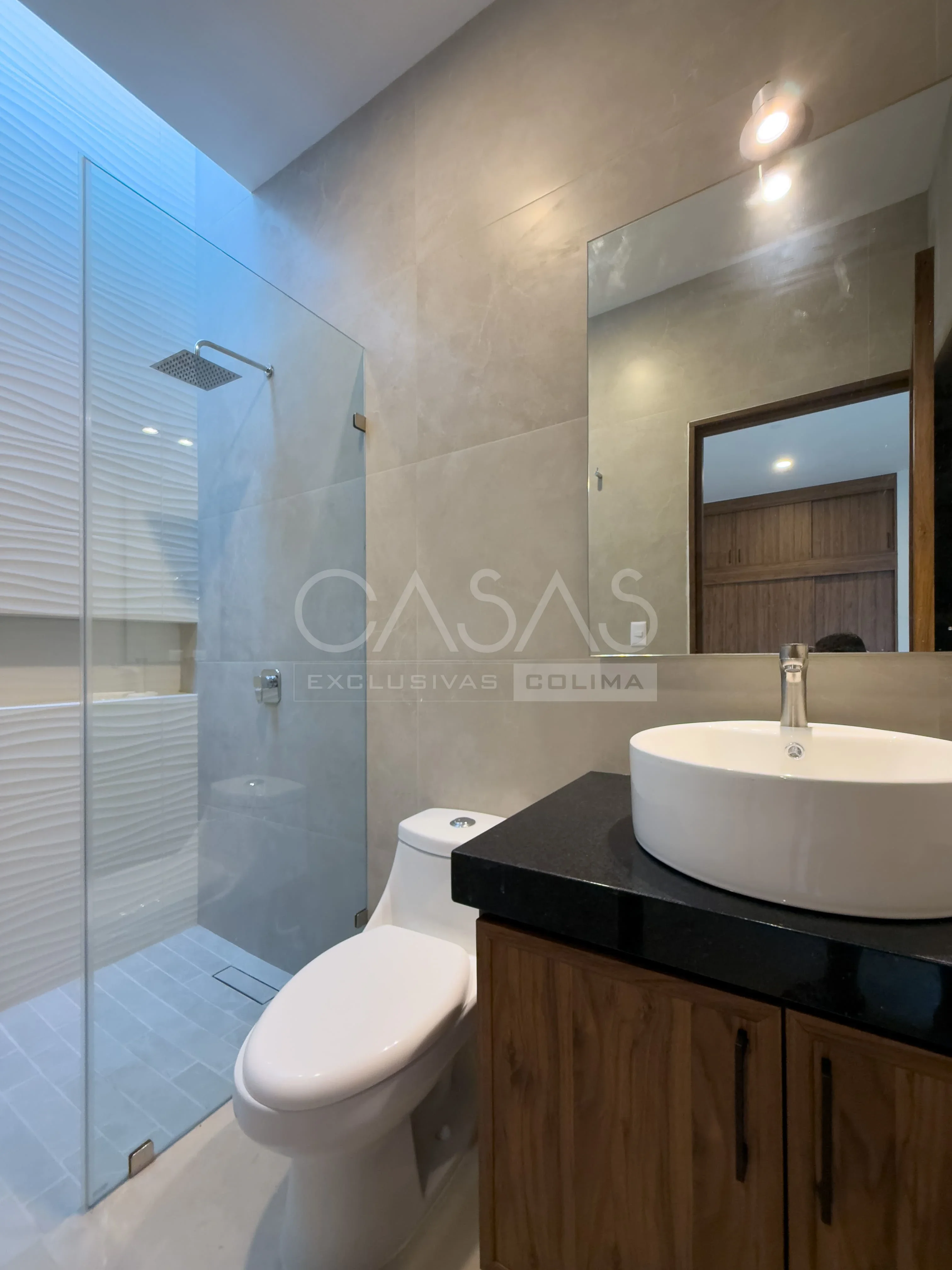 Hermosa casa en venta en nuevo desarrollo en zona norte en Colima 22