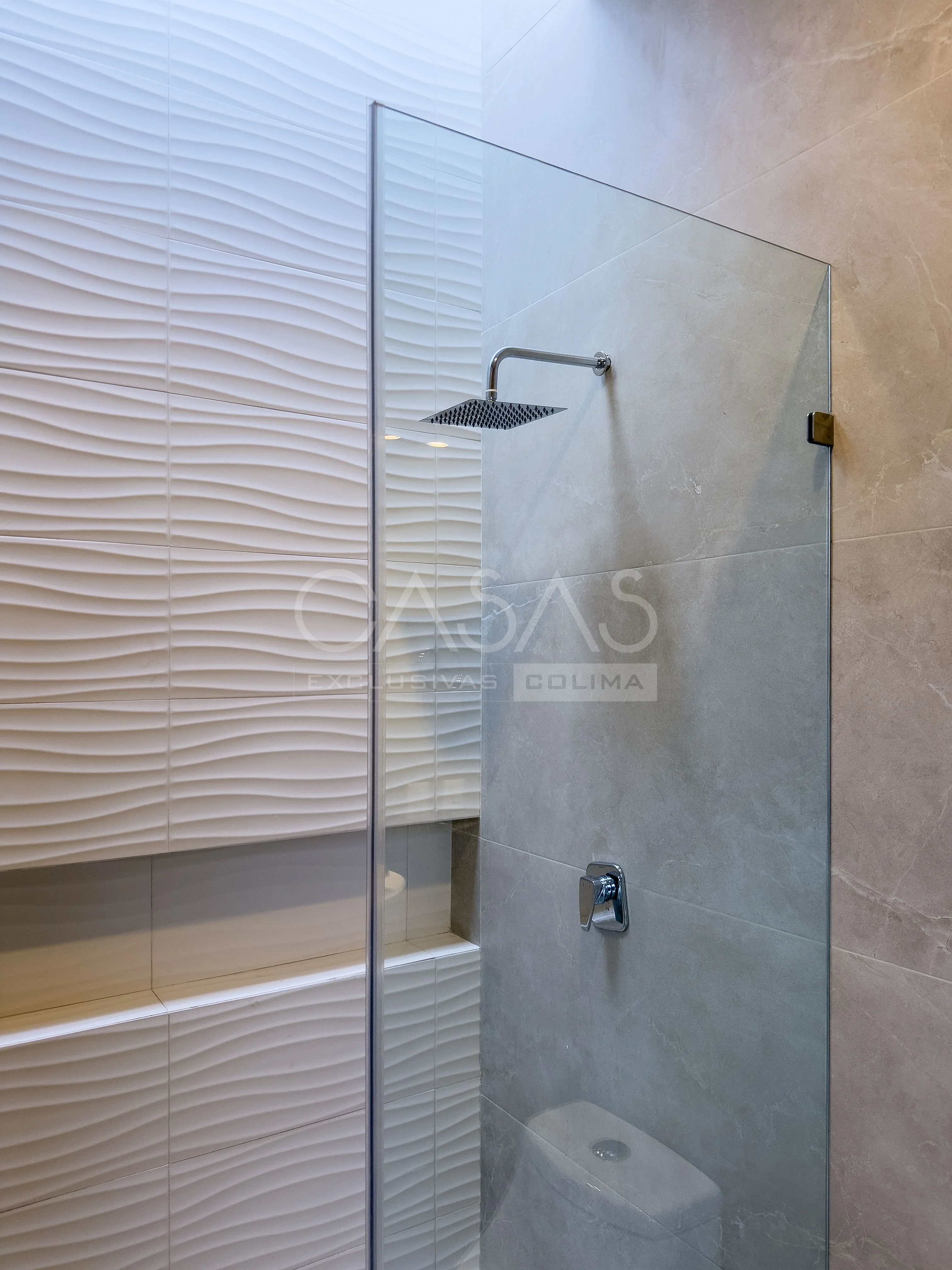 Hermosa casa en venta en nuevo desarrollo en zona norte en Colima 17