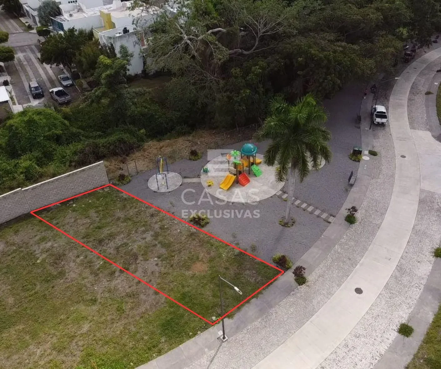 Hermoso terreno en venta dentro de Coto Privado al norte de Colima 3