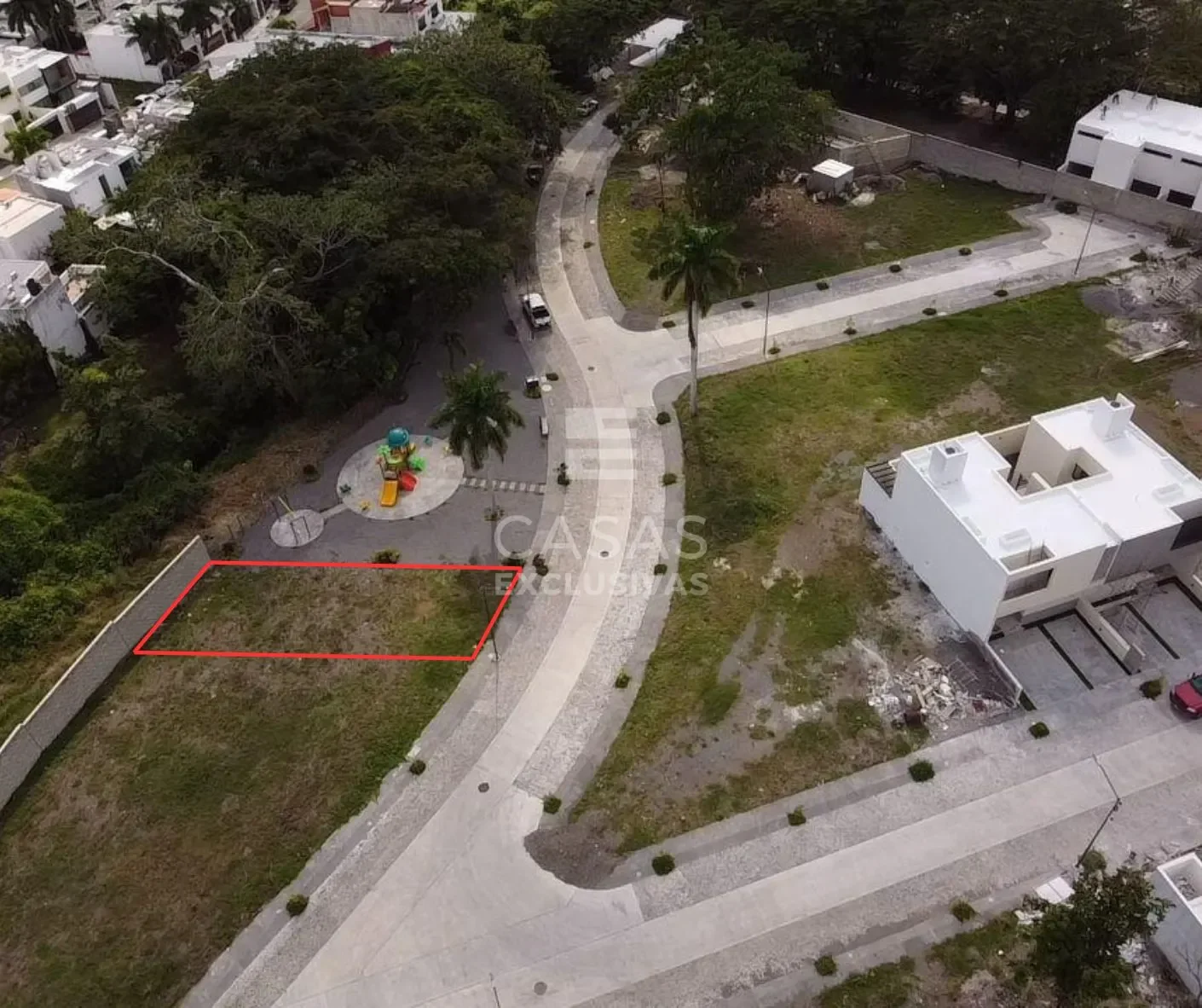 Hermoso terreno en venta dentro de Coto Privado al norte de Colima 2