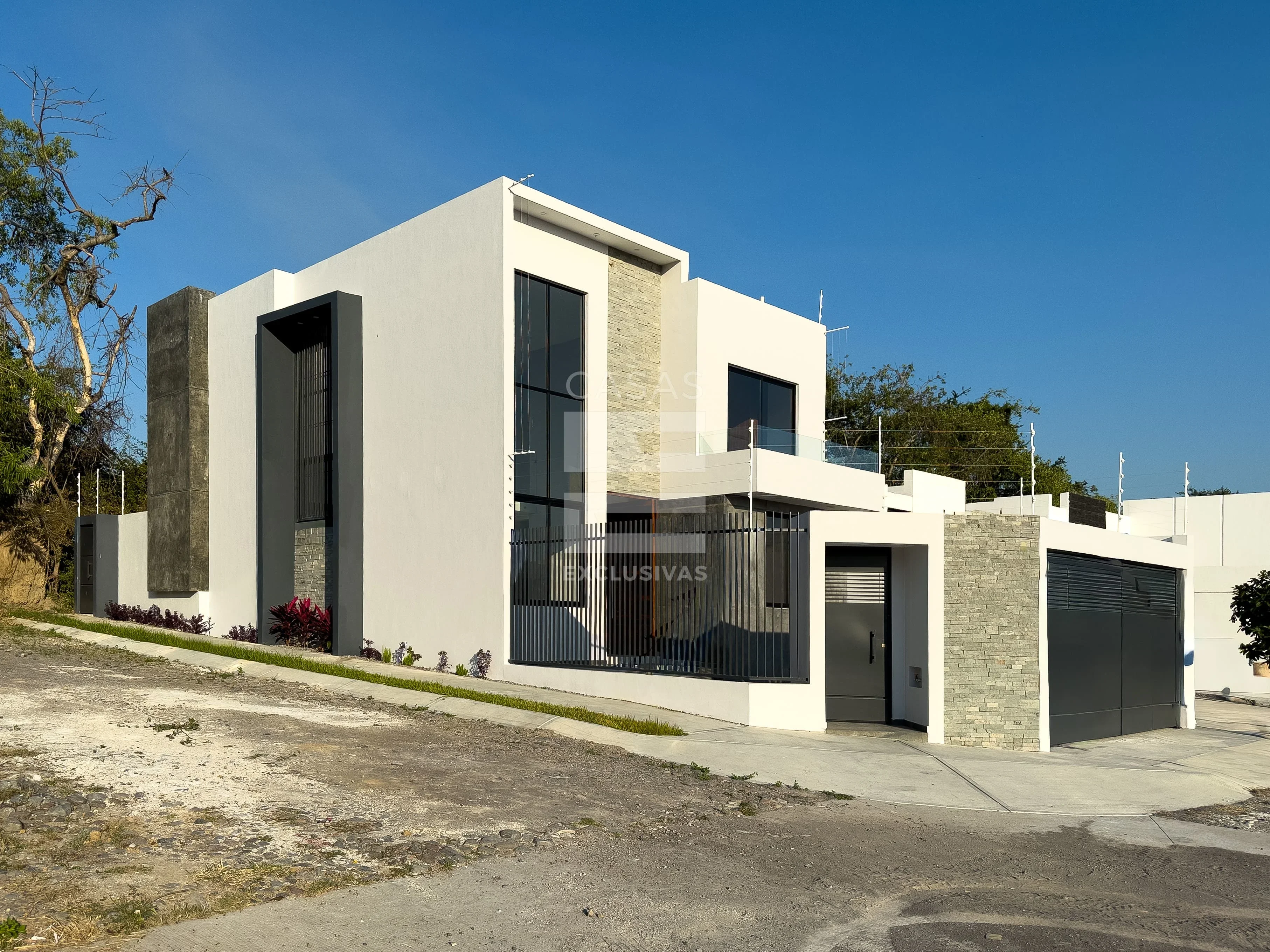 Preciosa casa en venta en zona norte de Colima con excelente ubicación 1