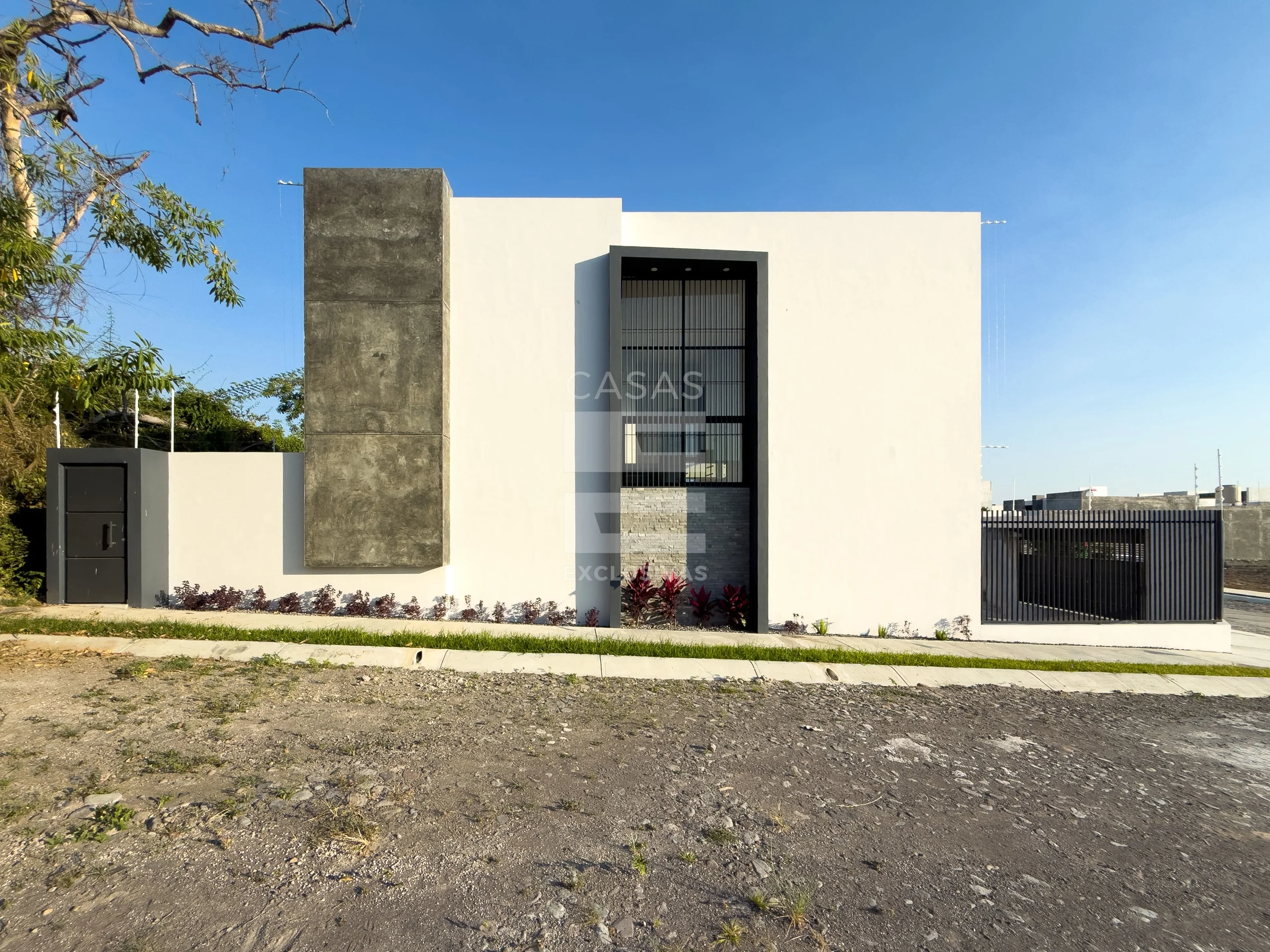 Preciosa casa en venta en zona norte de Colima con excelente ubicación 3