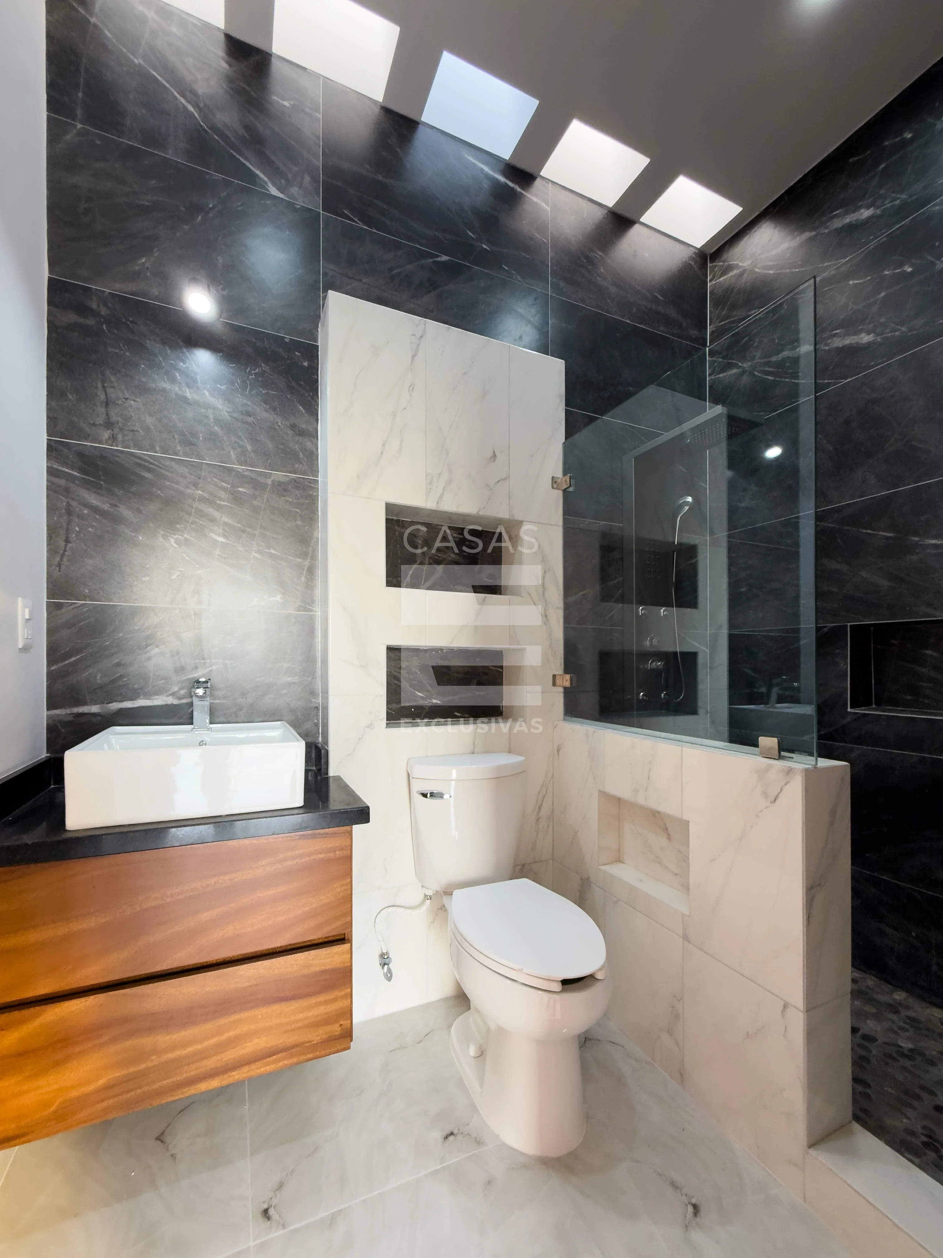 Preciosa casa en venta en zona norte de Colima con excelente ubicación 16