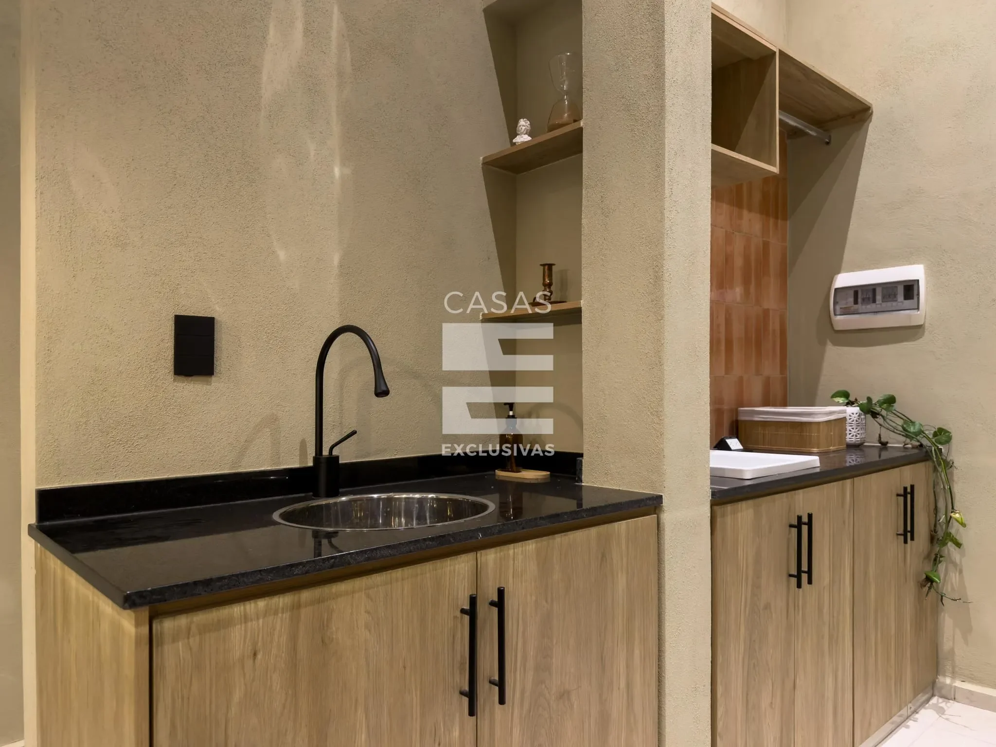 Única y exclusiva casa en venta en una planta al norte de Colima 8