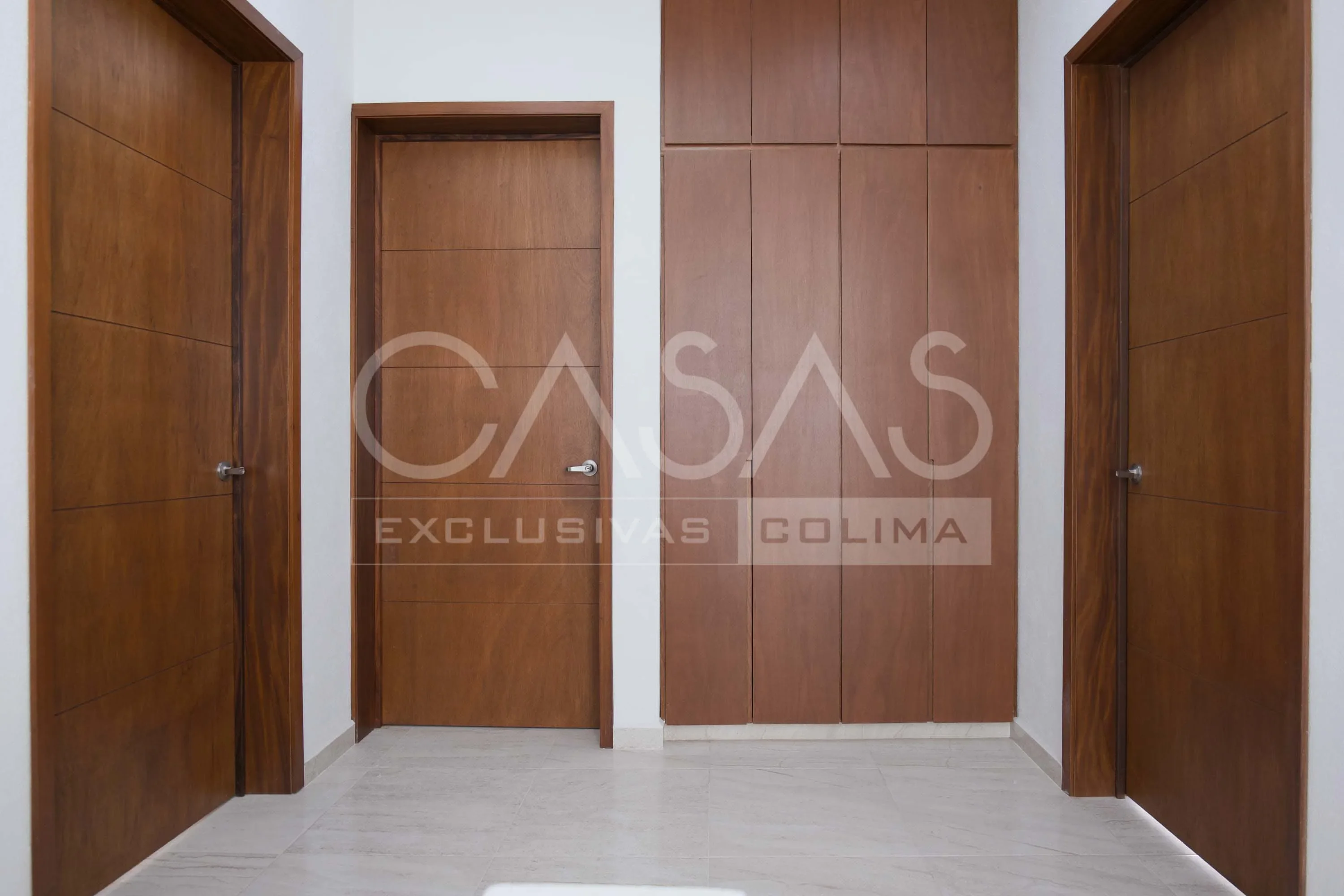 Hermosa casa en venta sobre avenida principal, zona norte de Colima, a pasos de jardín principal 10