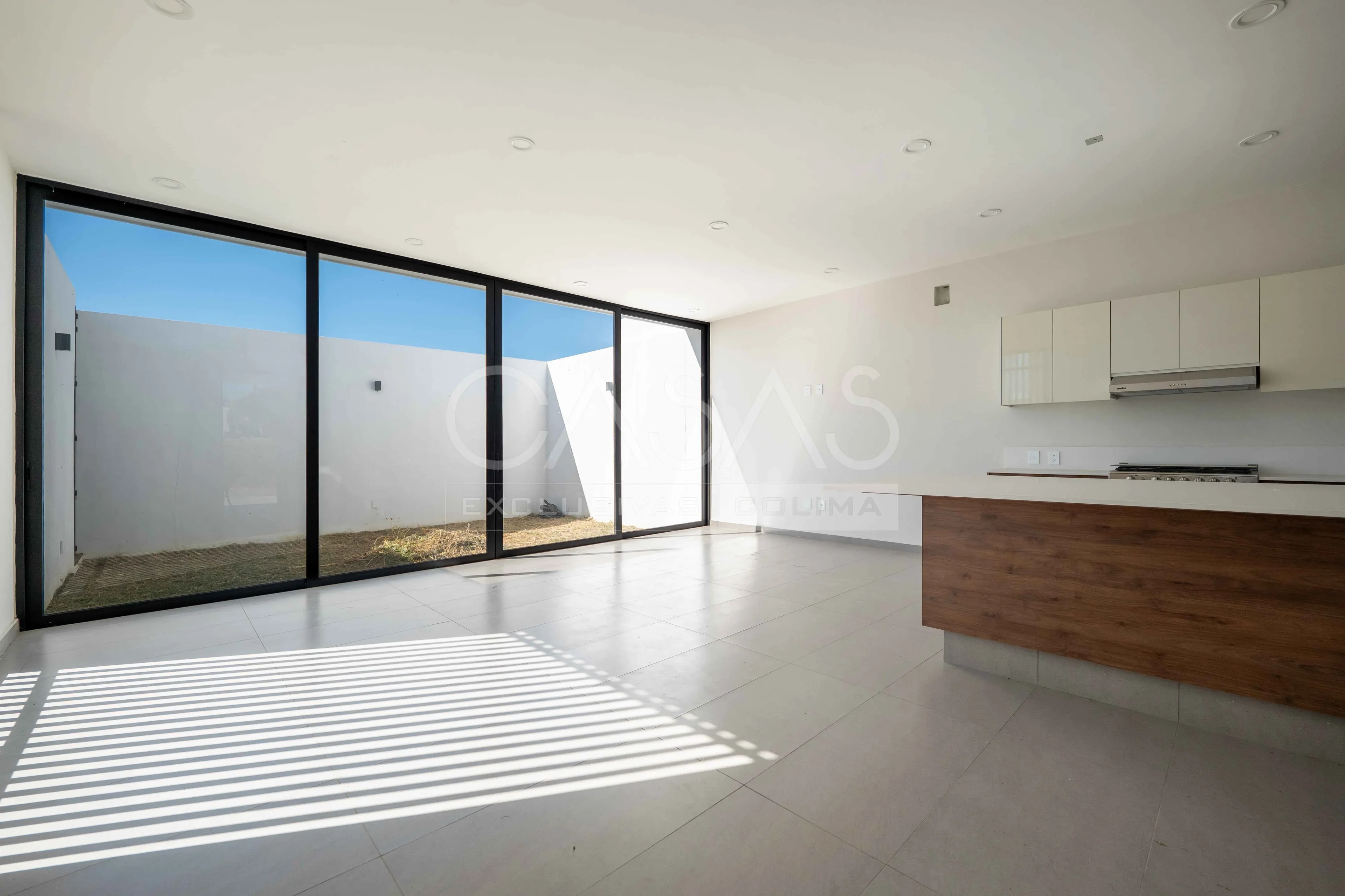 Bellísima residencia en venta en esquina, Zona norte de Colima 4