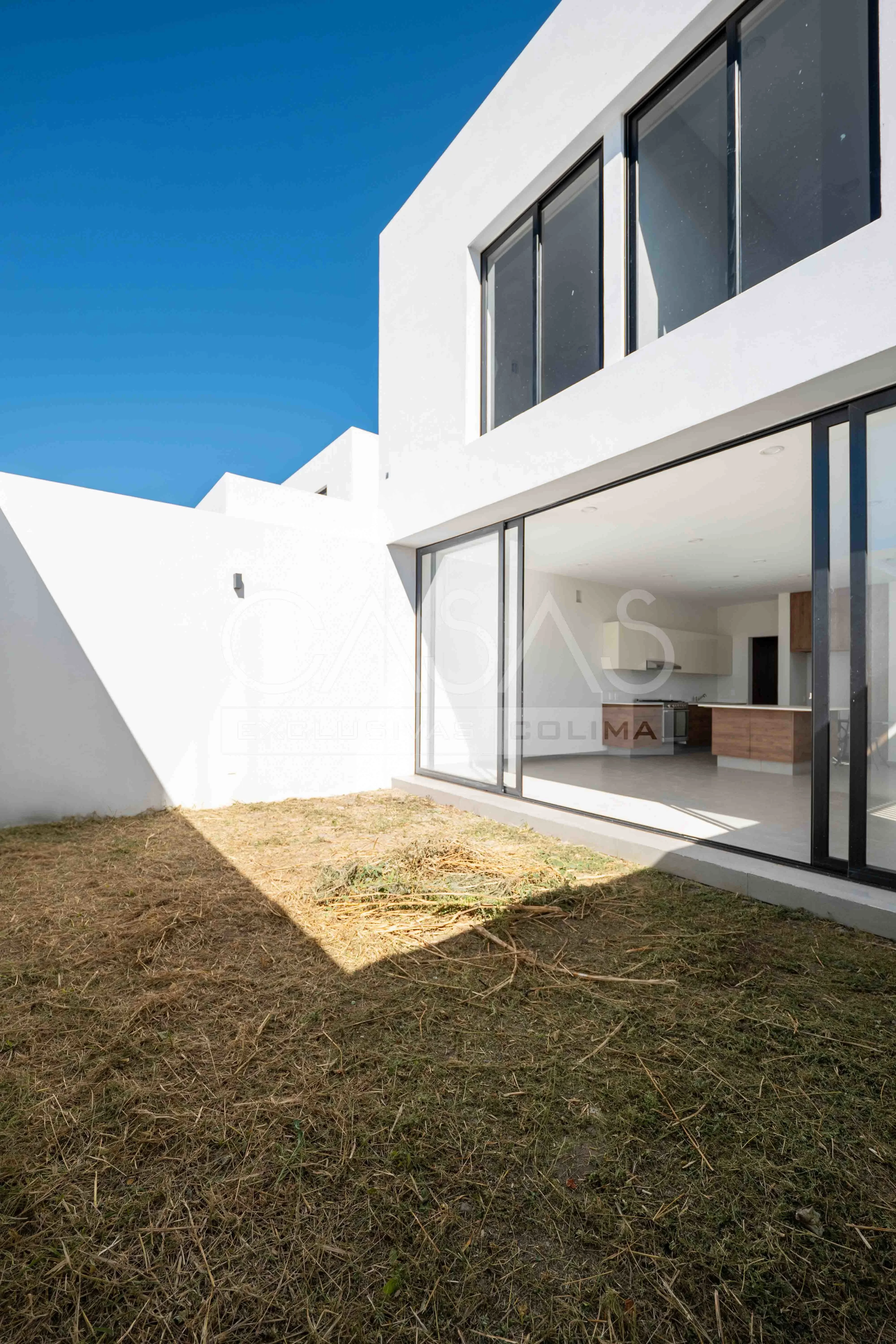 Bellísima residencia en venta en esquina, Zona norte de Colima 10