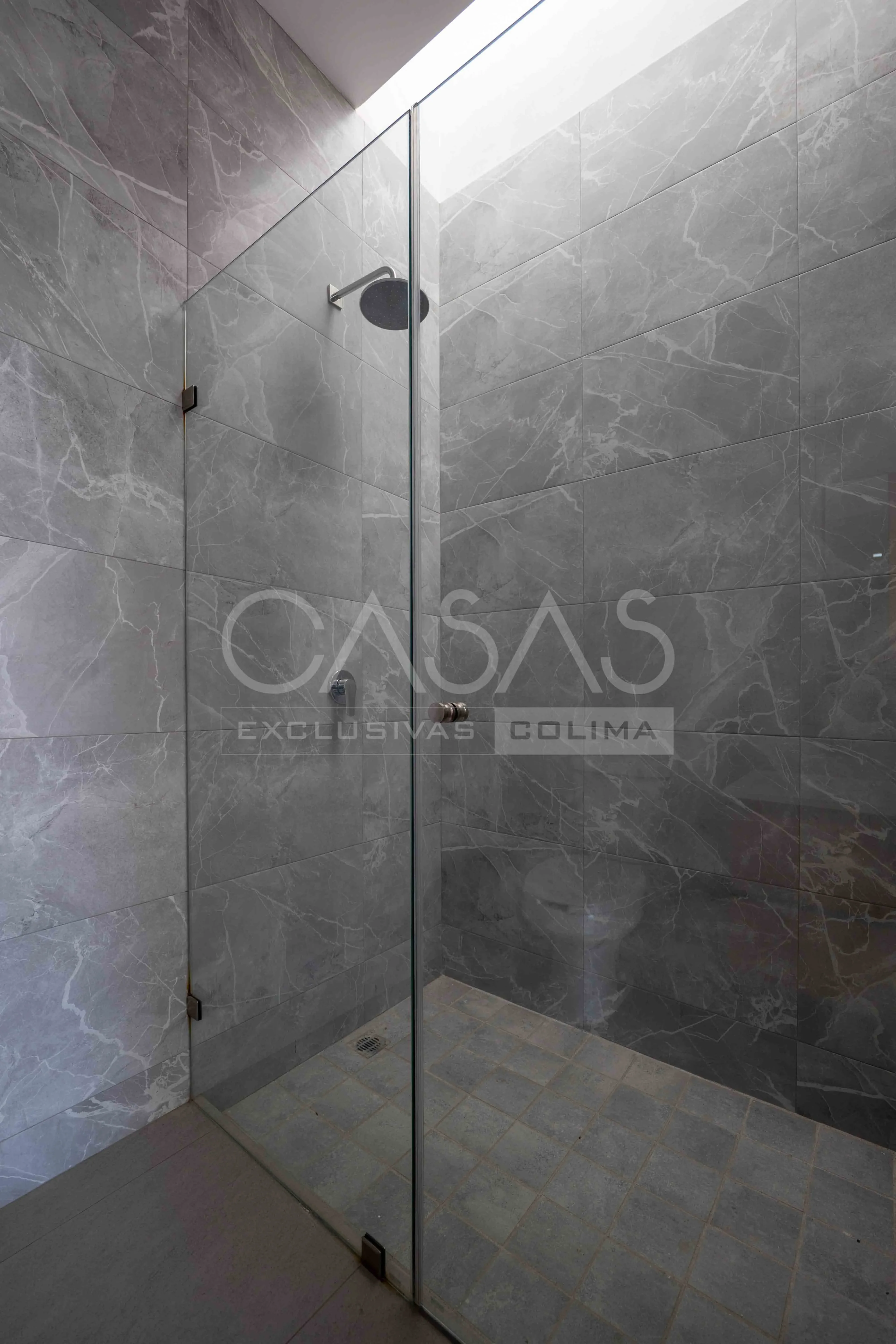 Bellísima residencia en venta en esquina, Zona norte de Colima 17