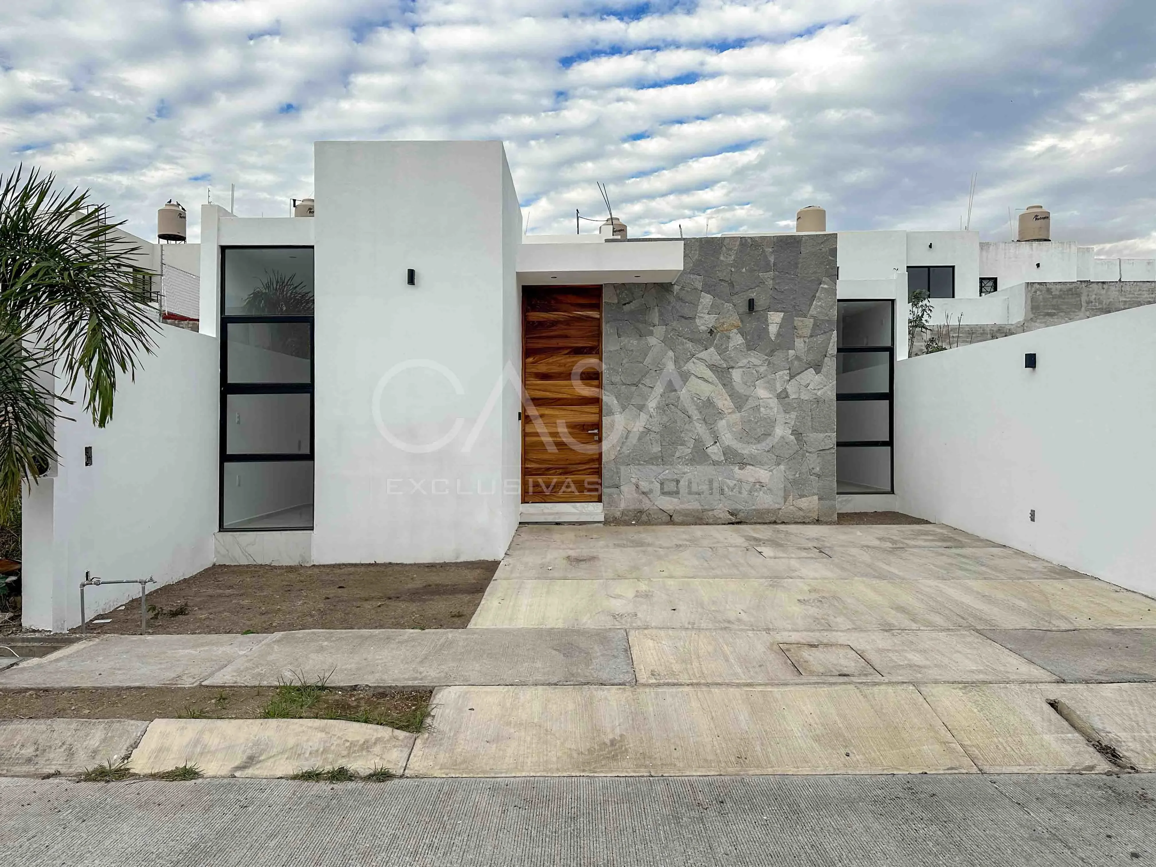 Preciosa casa de una planta en venta en zona norte de Villa de Álvarez 1