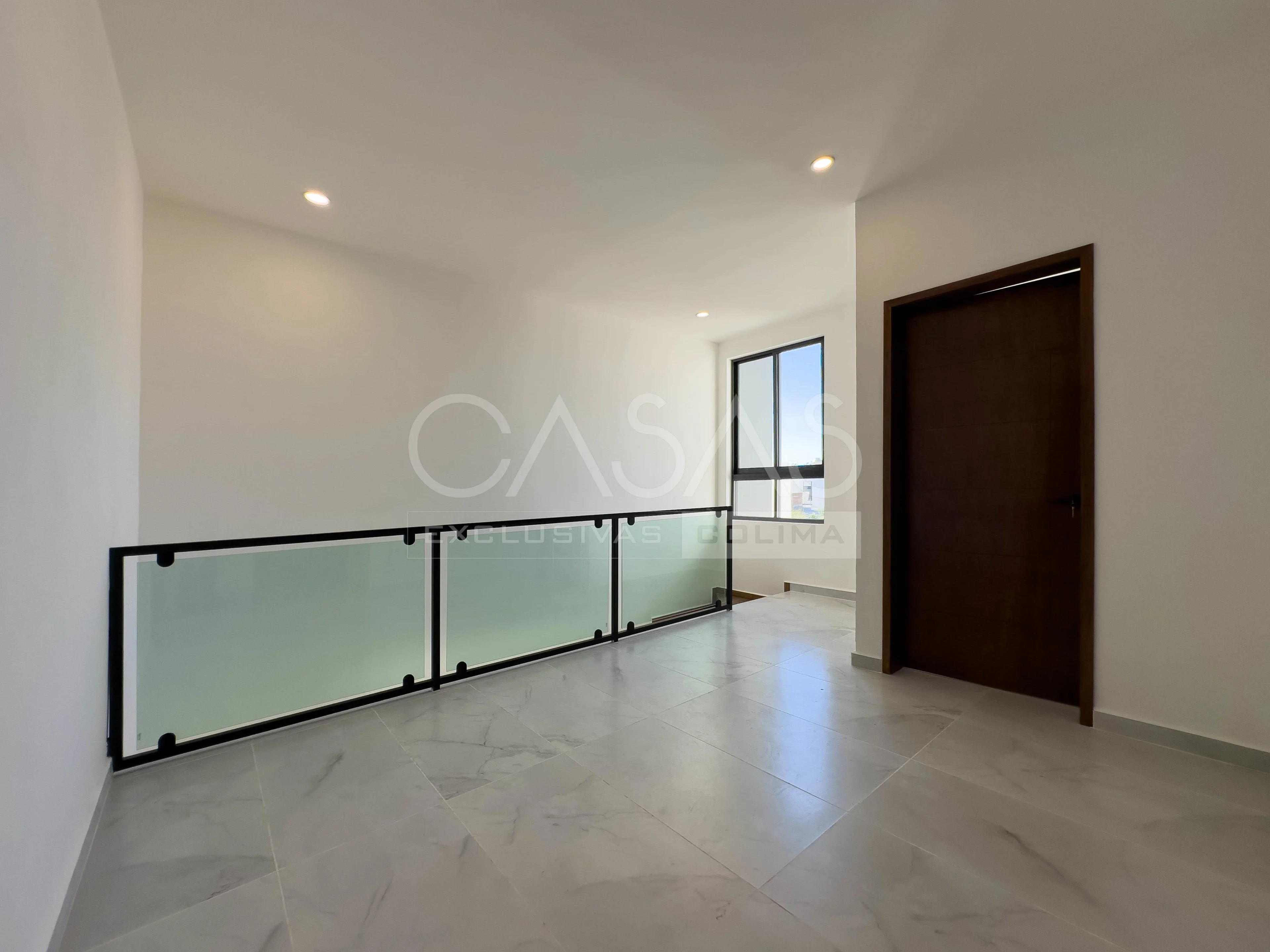 Hermosa y amplia casa en venta al norte de Villa de Álvarez, zona Residencial 14