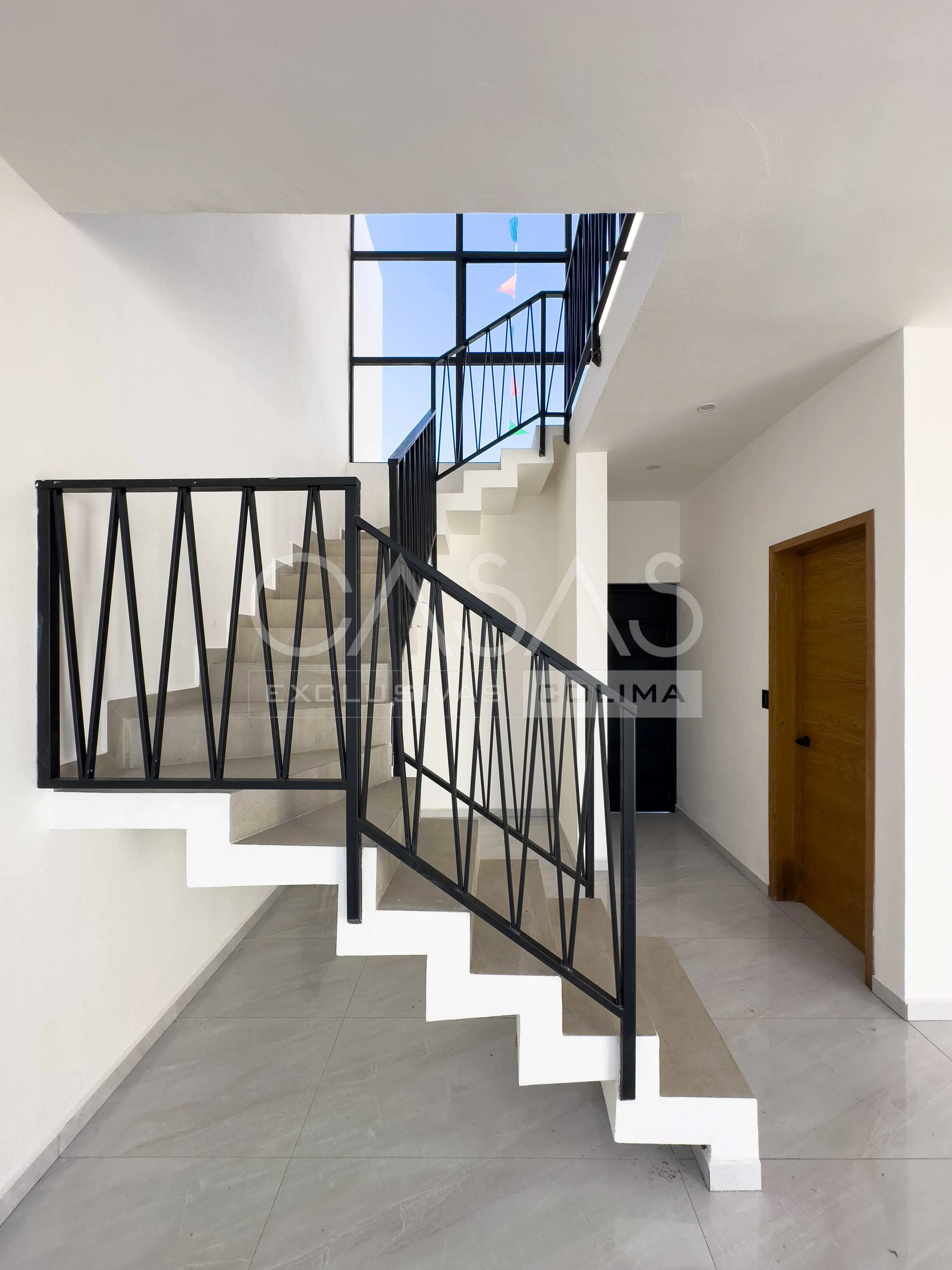 Hermosa casa en venta al norte de Colima, subiendo por Ex Colegio Inglés 6