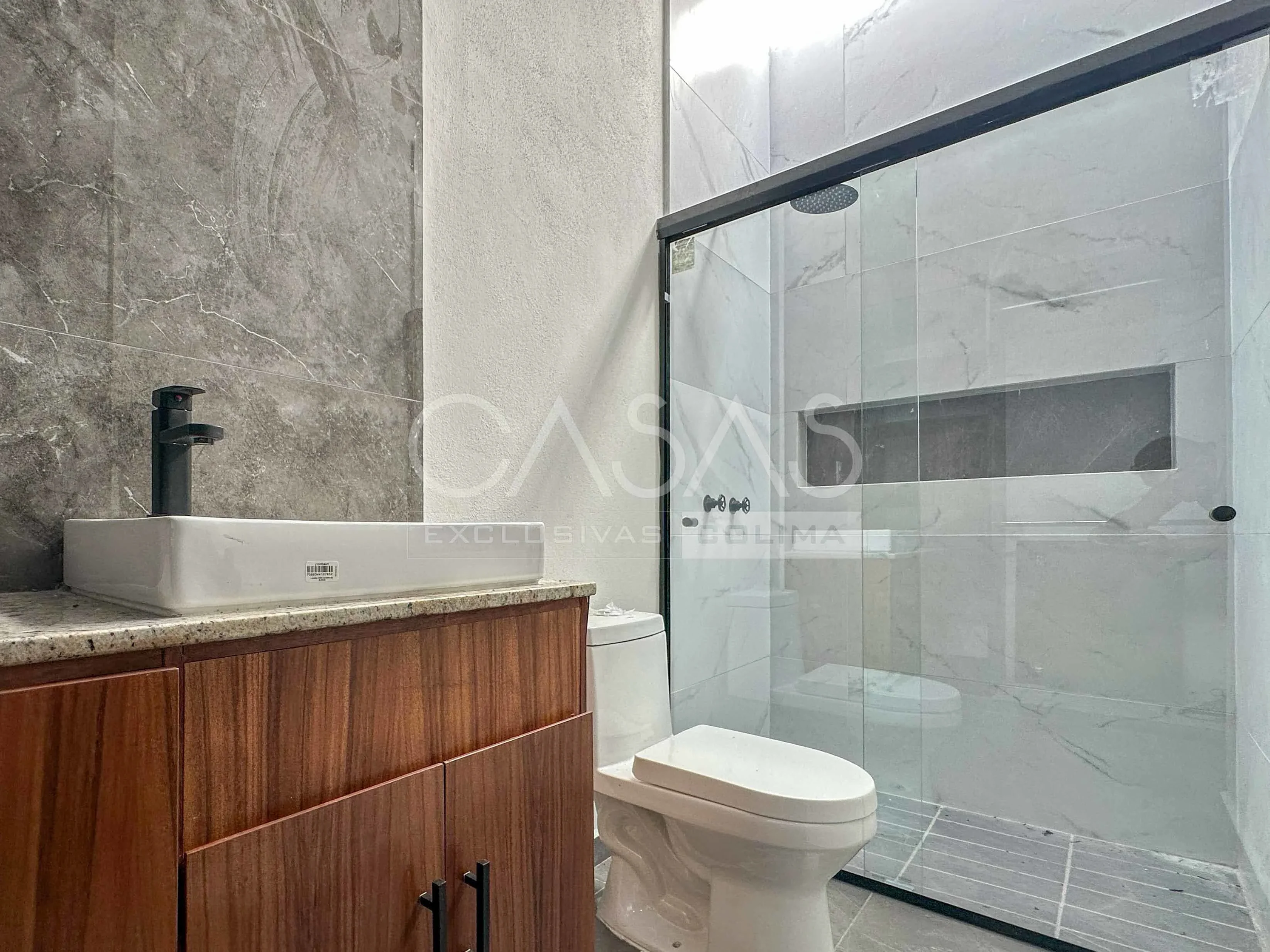 Preciosa casa en venta con jardín posterior súper amplio, zona norte de Colima 13