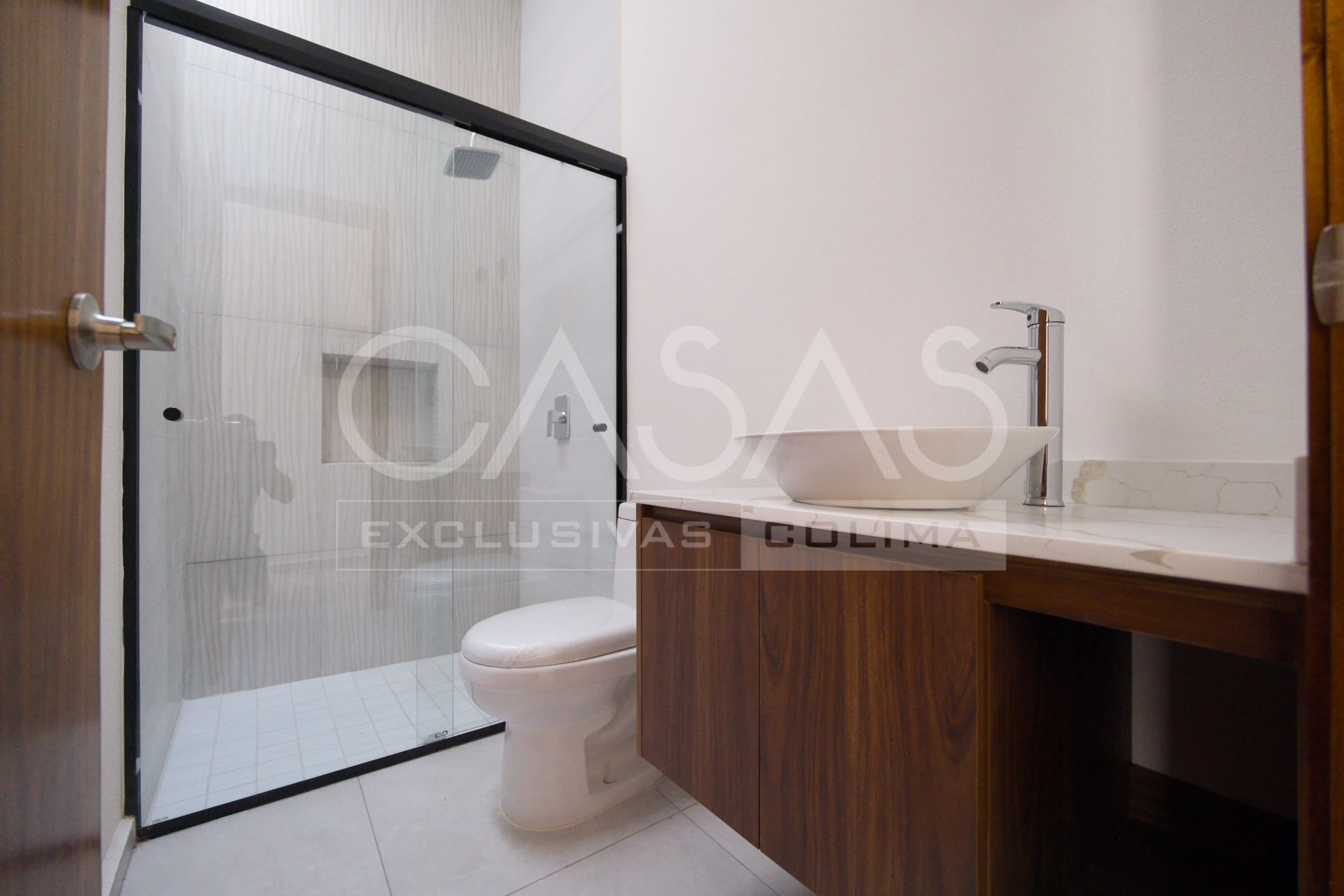 Hermosa casa en venta en un piso, zona norte de Colima 16