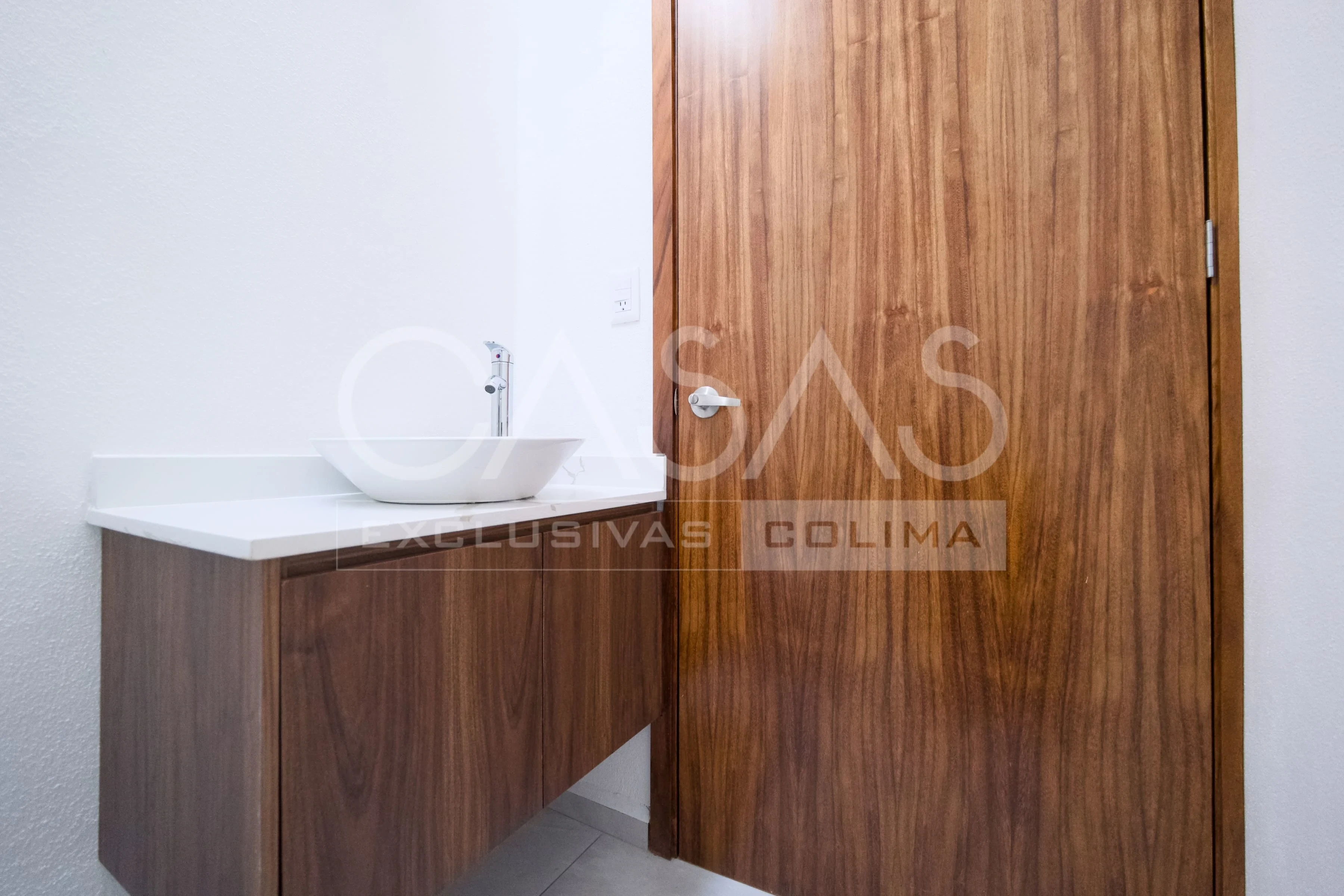 Hermosa casa en venta en un piso, zona norte de Colima 14