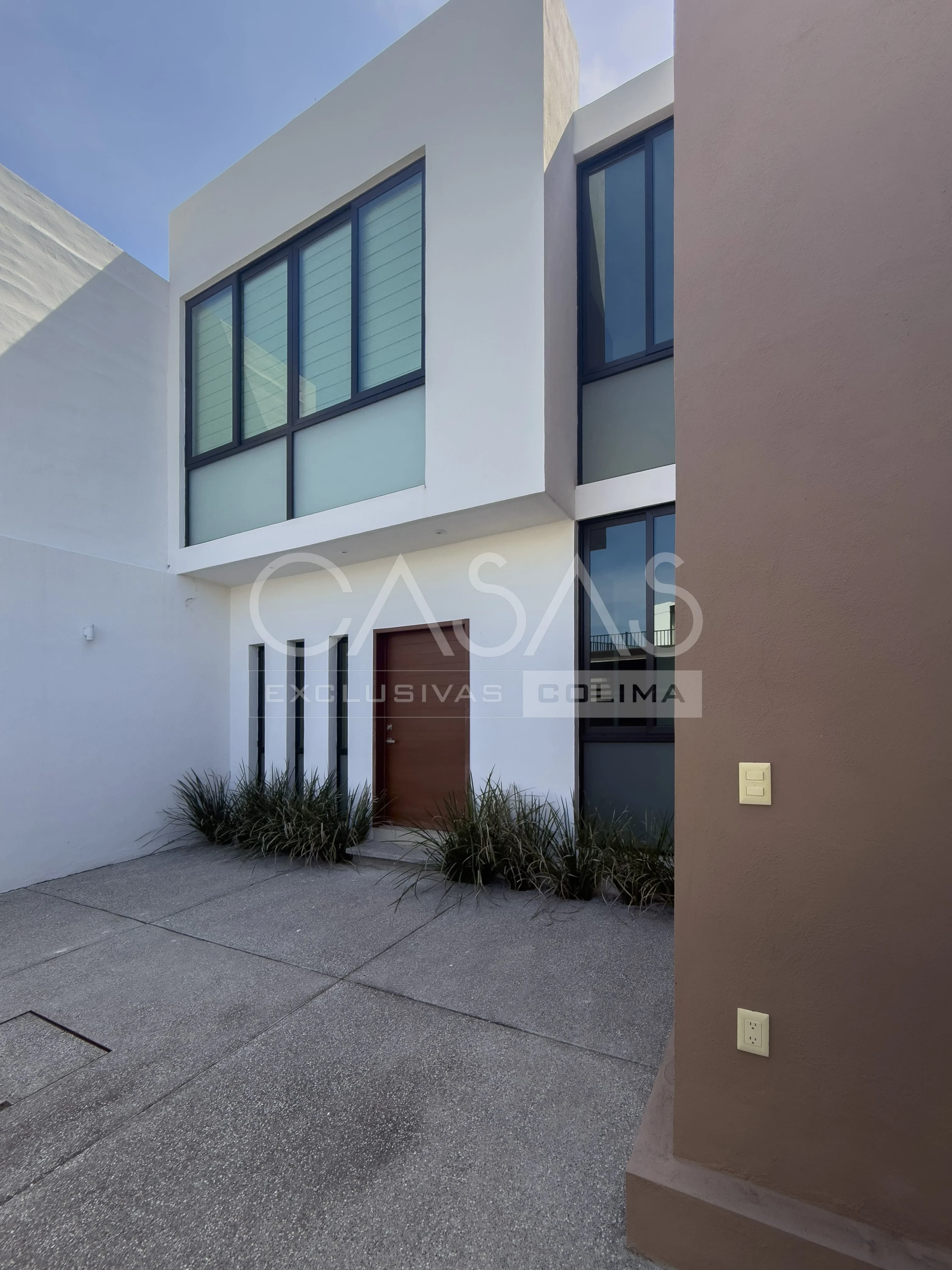 Hermosa casa en venta en Residencial Valle Verde al Norte de Colima 2