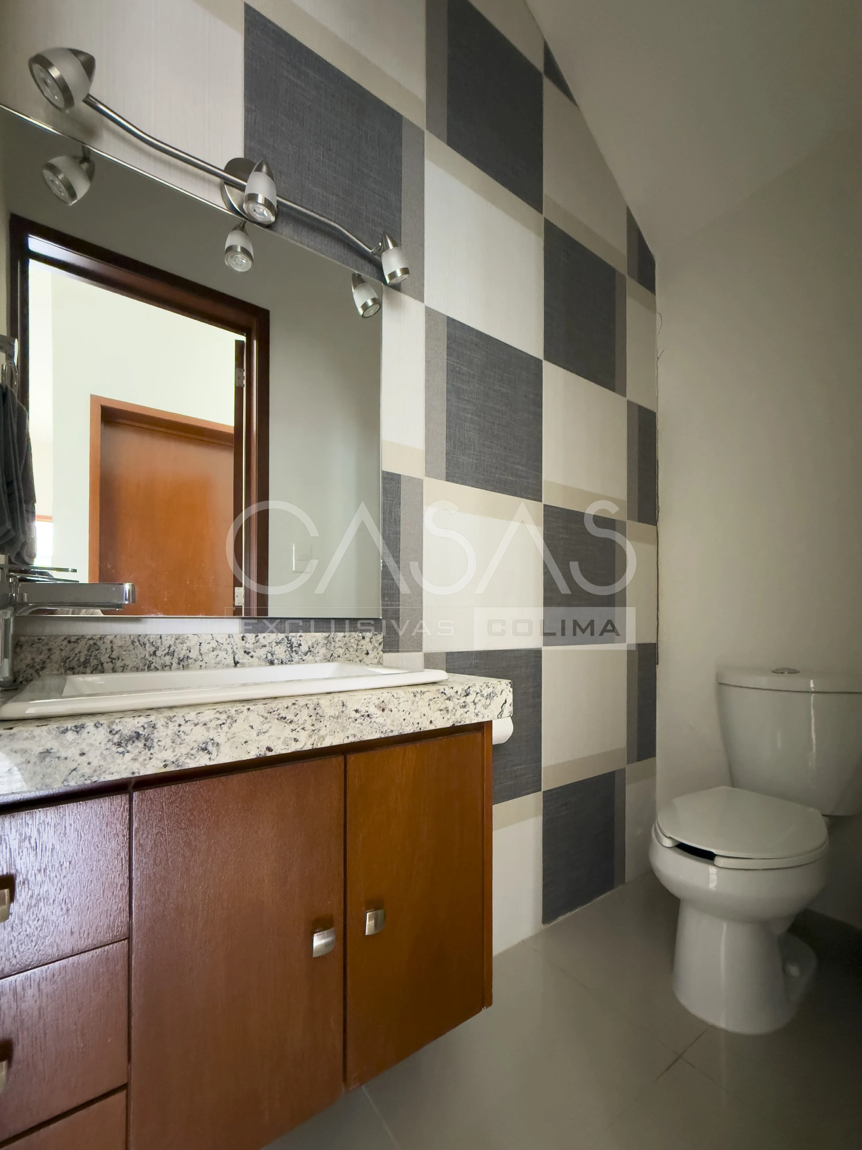 Hermosa casa en venta en Residencial Valle Verde al Norte de Colima 14