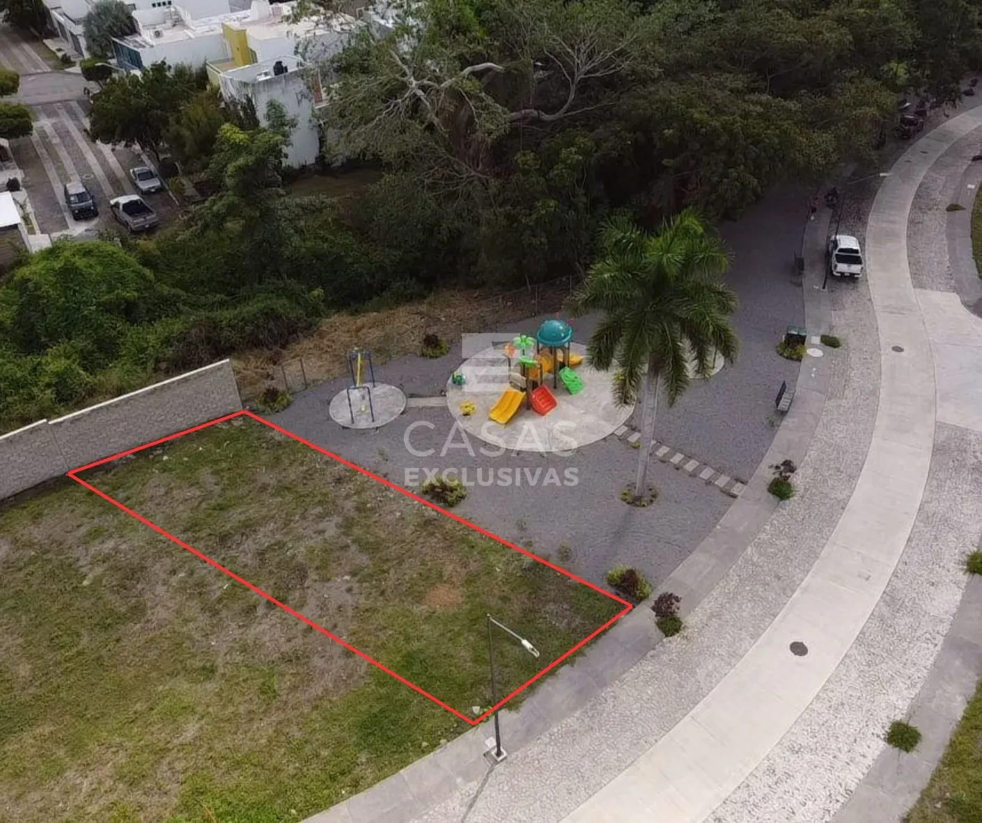 Hermoso terreno en venta dentro de Coto Privado al norte de Colima 3