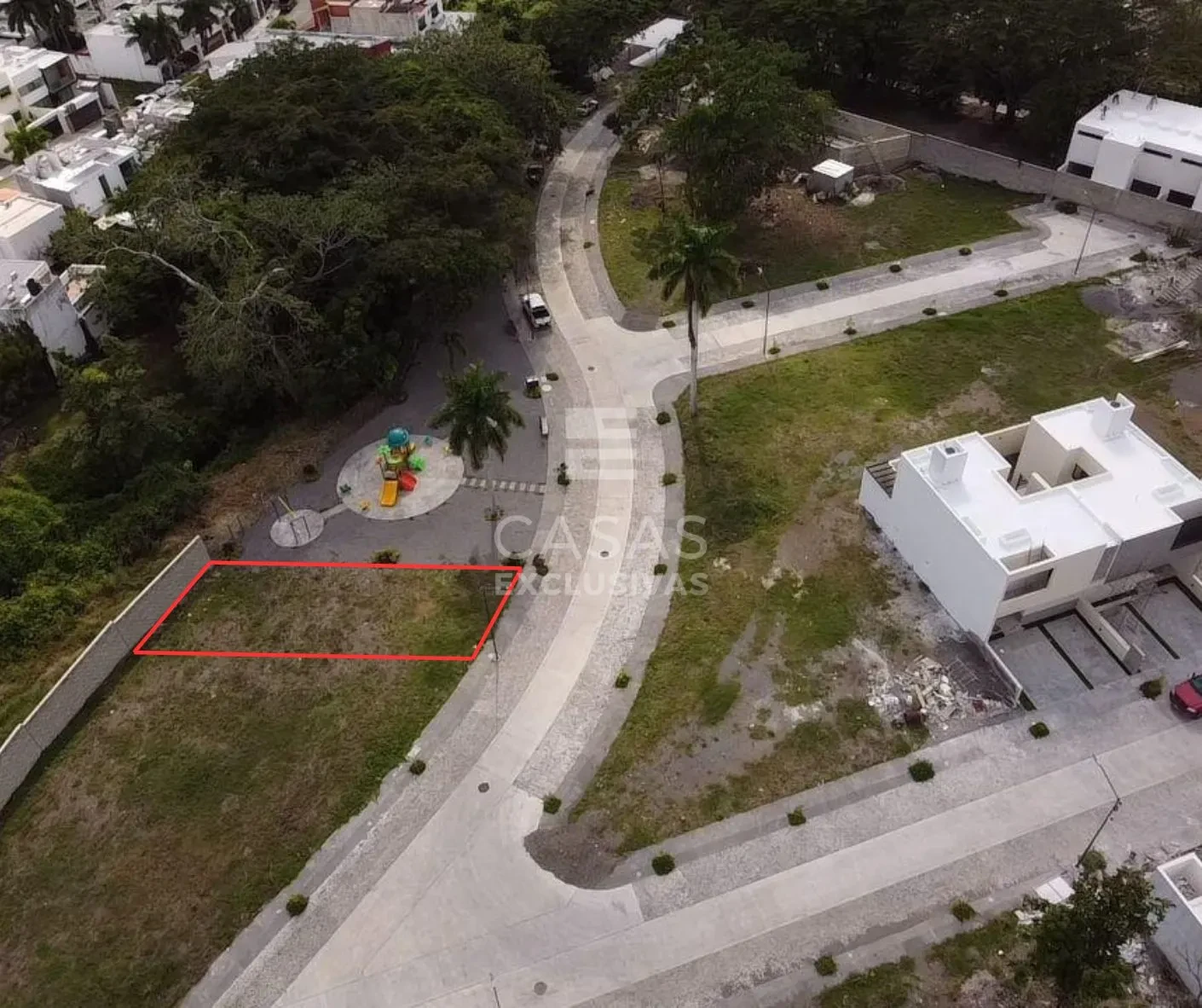 Hermoso terreno en venta dentro de Coto Privado al norte de Colima 2