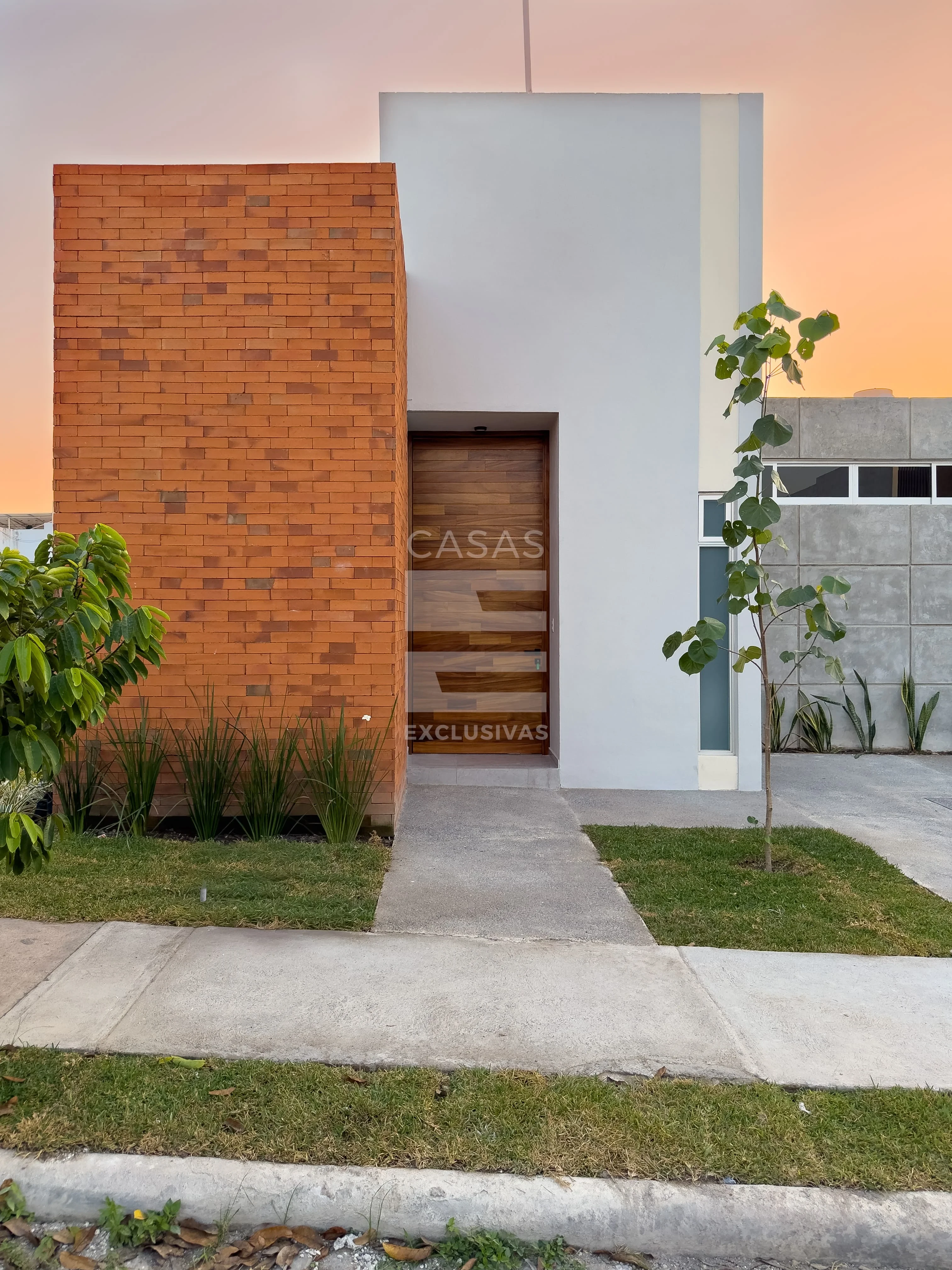 Casa en esquina con amplio terreno en zona norte de Colima 3