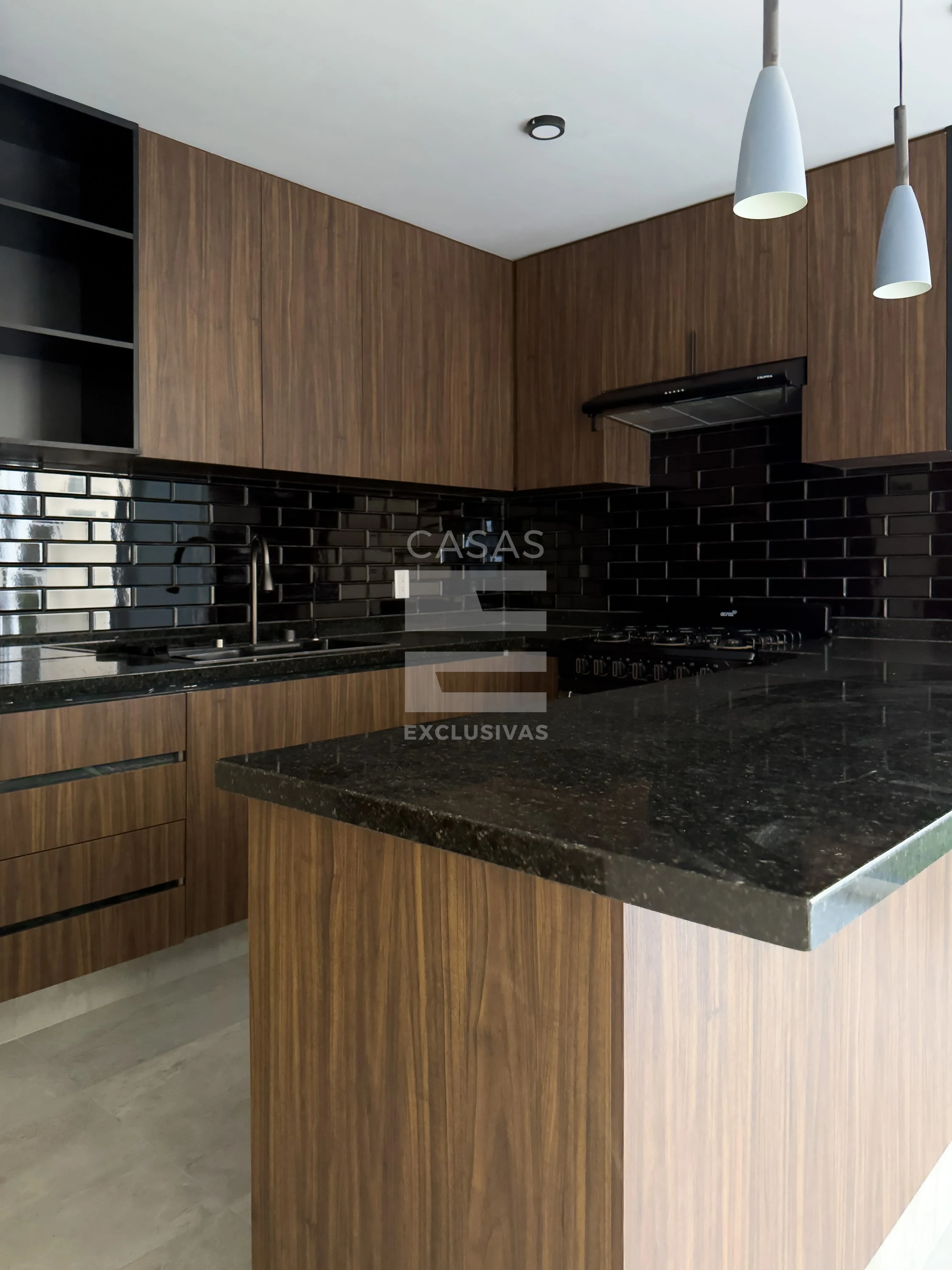 Casa en esquina con amplio terreno en zona norte de Colima 5