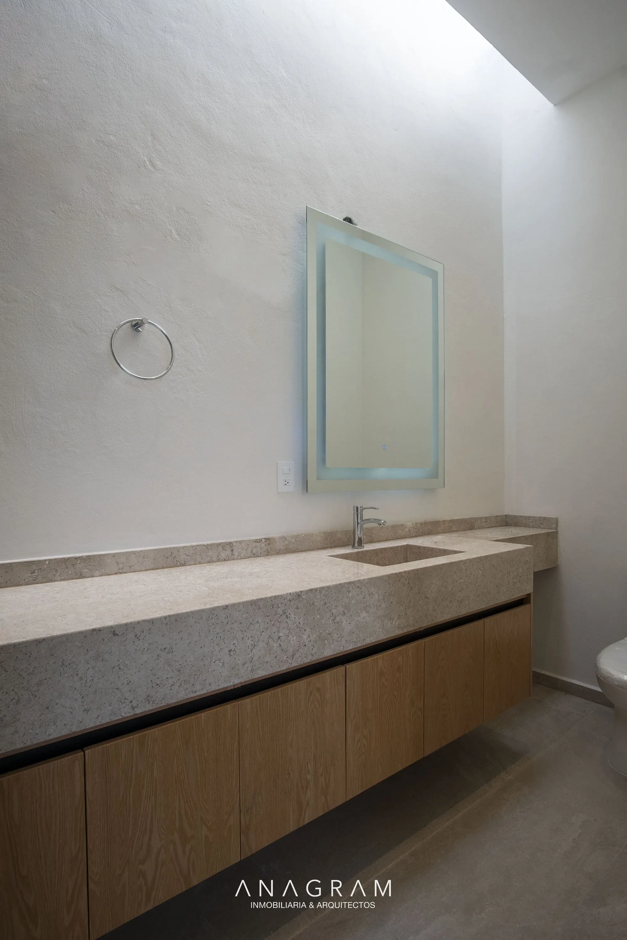 Preciosa casa en venta en coto privado al norte de Colima, rodeada de mucha vegetación 14