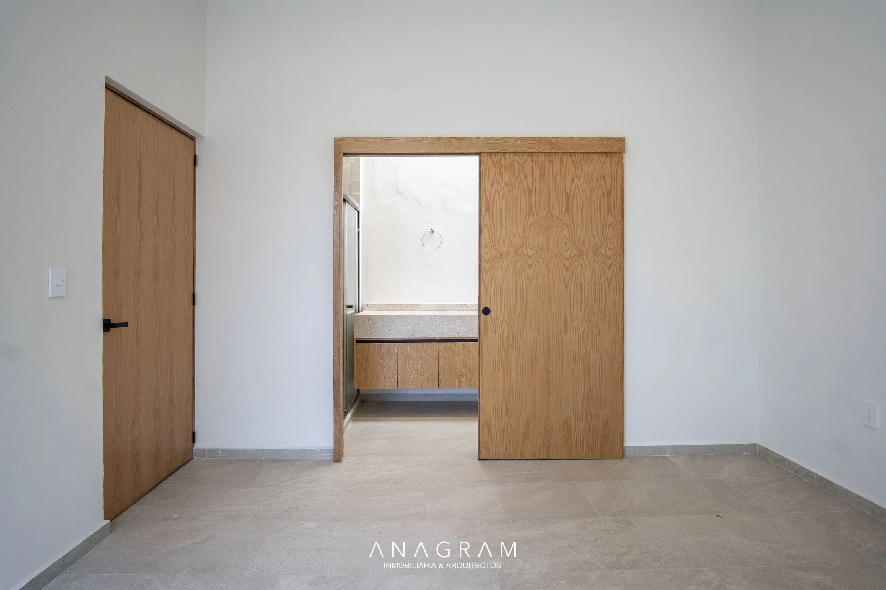 Preciosa casa en venta en coto privado al norte de Colima, rodeada de mucha vegetación 11