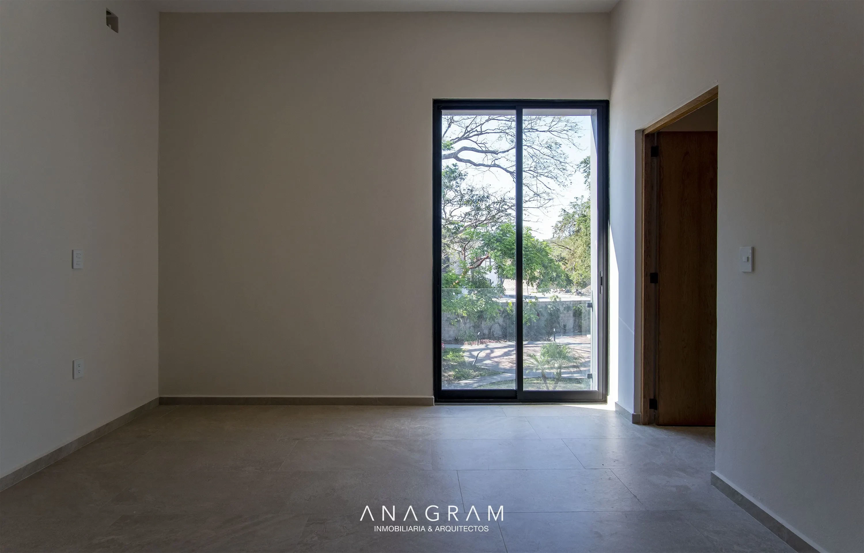 Preciosa casa en venta en coto privado al norte de Colima, rodeada de mucha vegetación 12