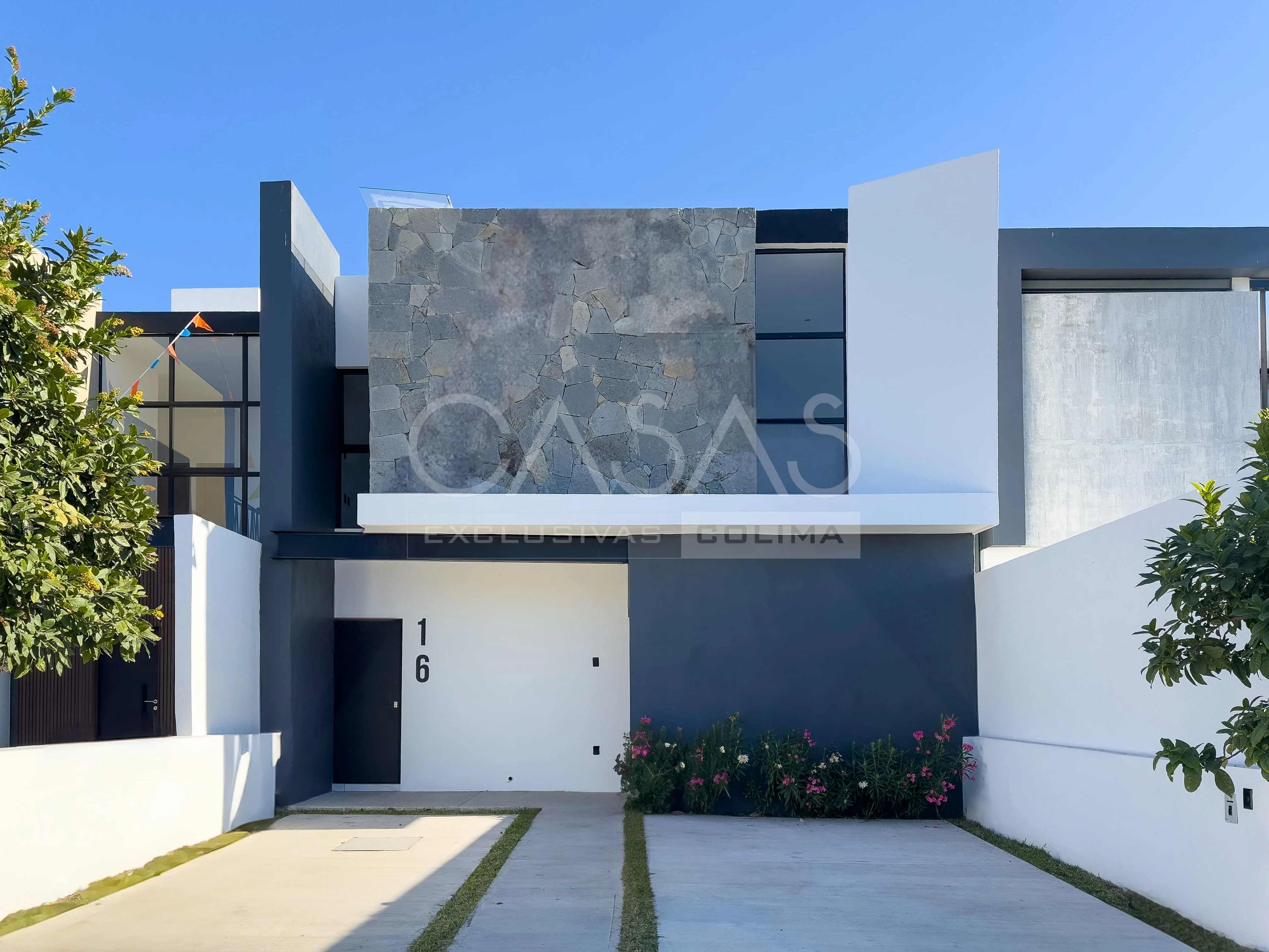 Hermosa casa en venta al norte de Colima con jardín posterior muy amplio