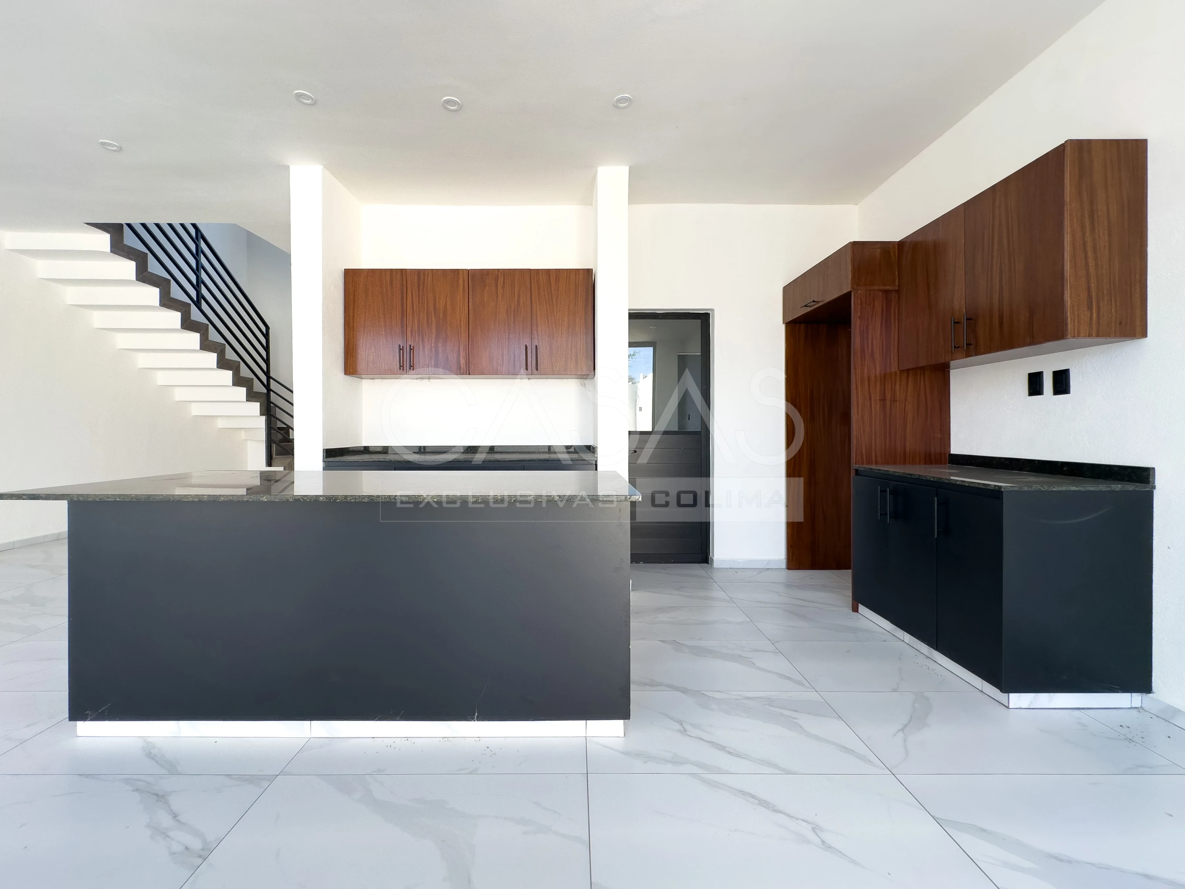 Hermosa casa en venta al norte de Colima con jardín posterior muy amplio 4