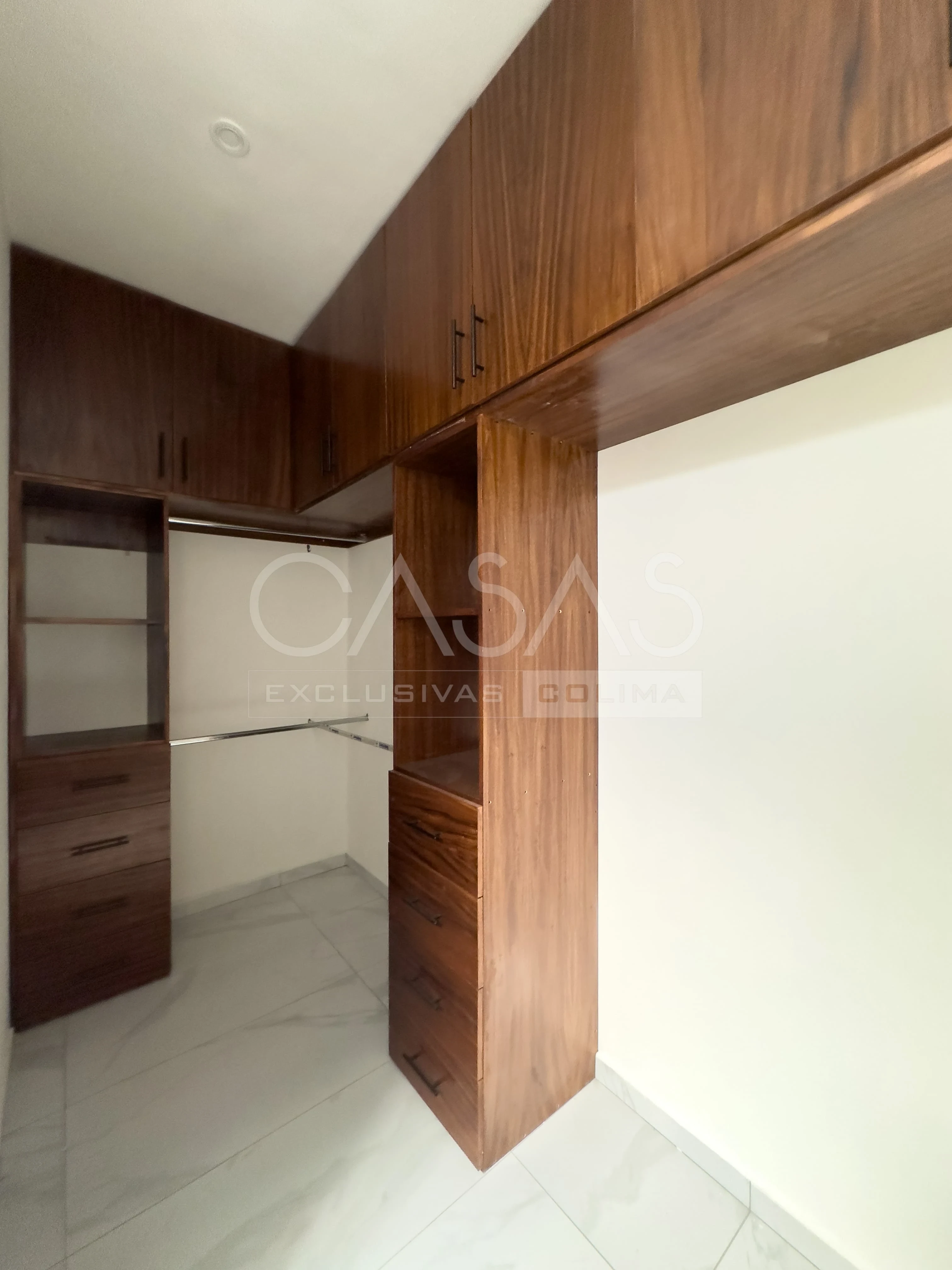 Hermosa casa en venta al norte de Colima con jardín posterior muy amplio 10