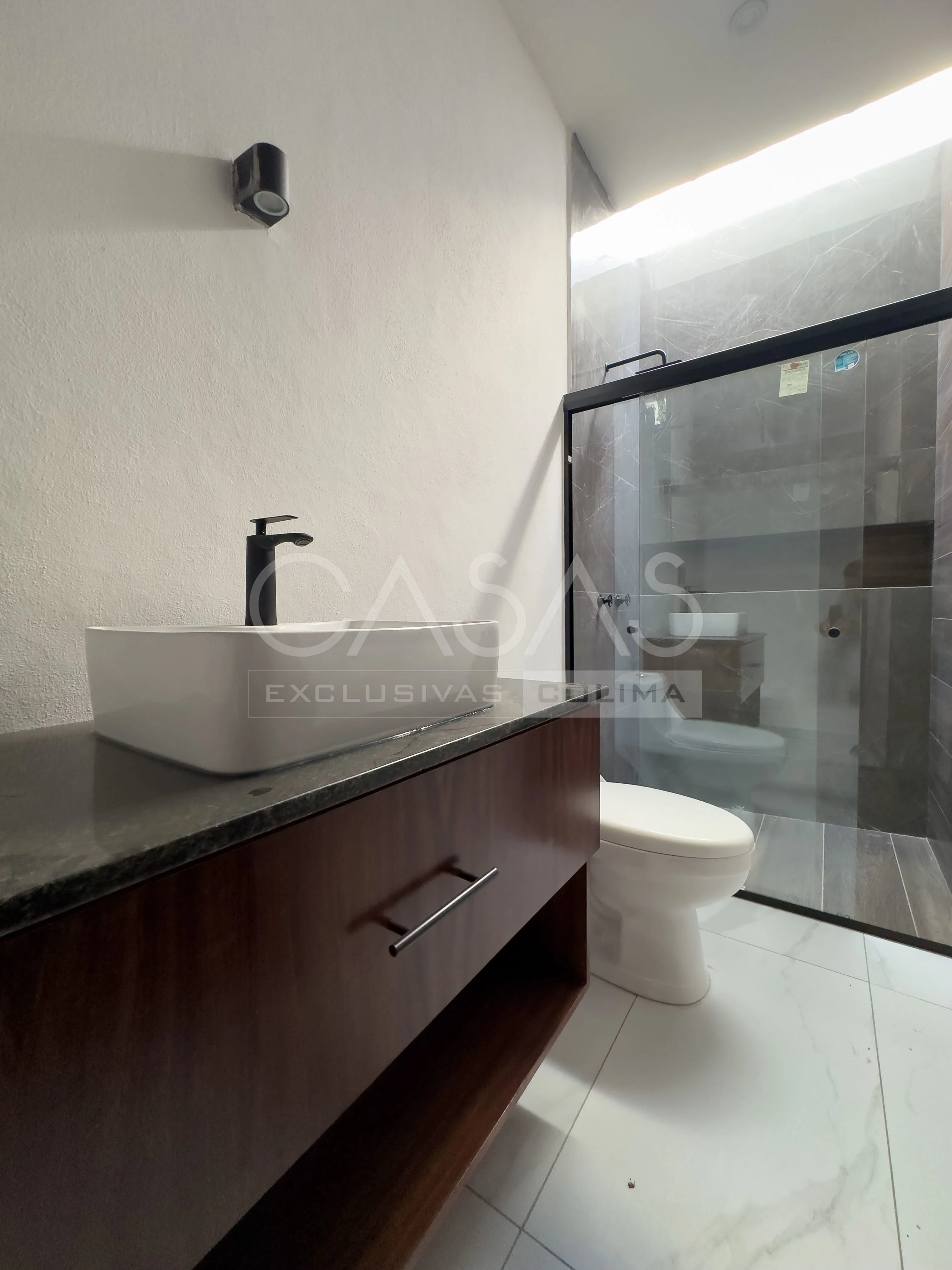 Hermosa casa en venta al norte de Colima con jardín posterior muy amplio 11