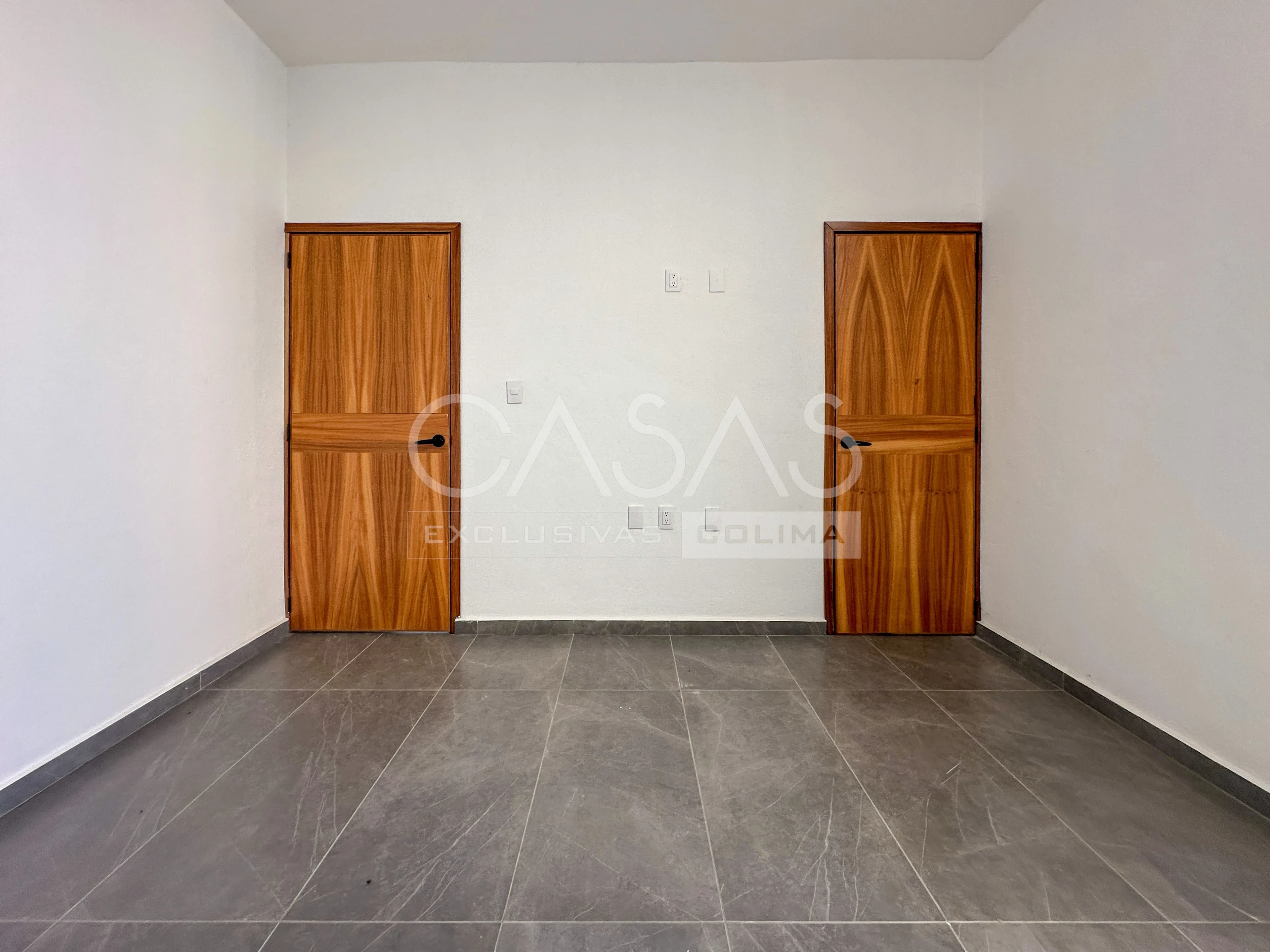 Preciosa casa en venta con jardín posterior súper amplio, zona norte de Colima 12