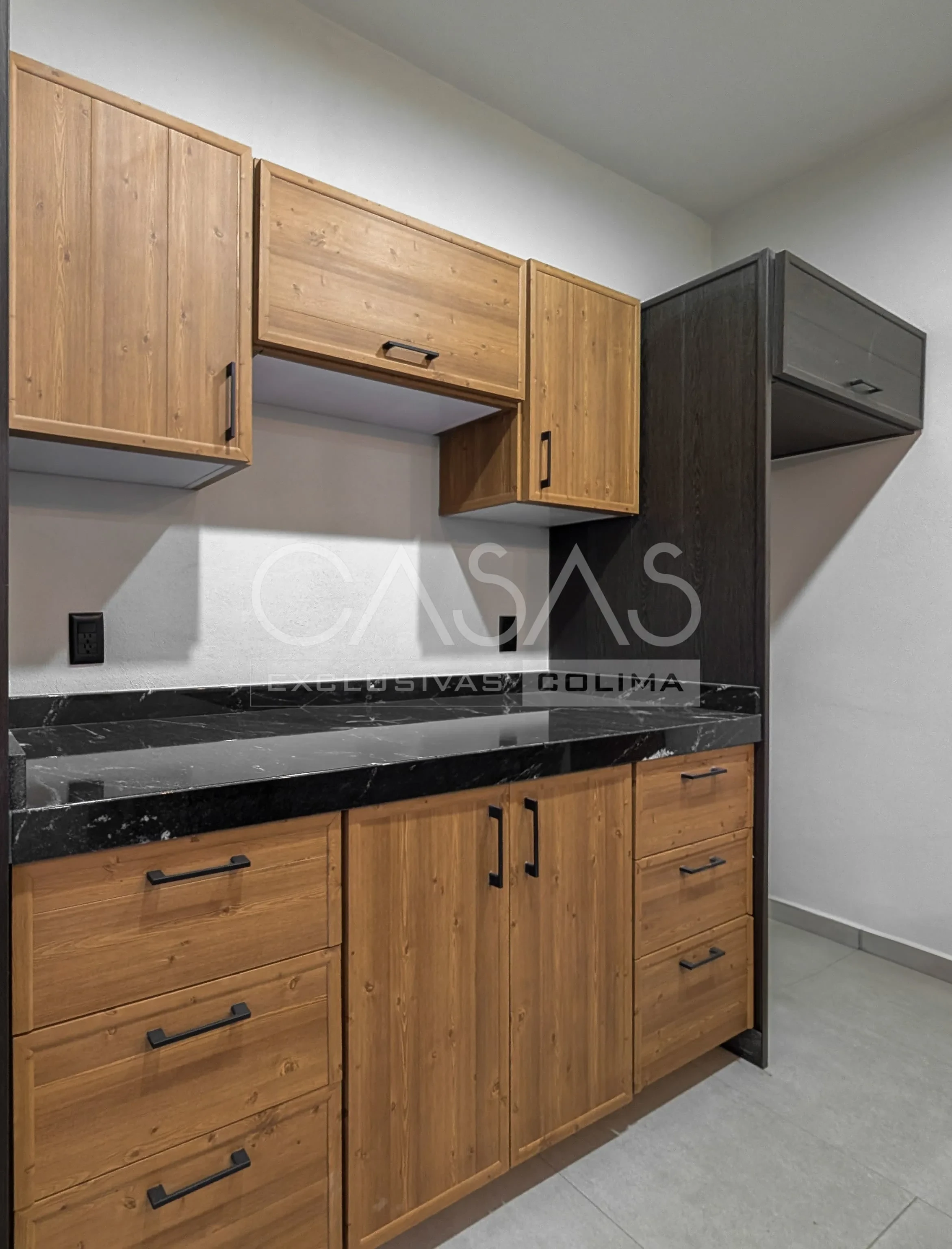 Bellísima casa en venta en zona norte de colima, a unas cuadras de V. Carranza 7